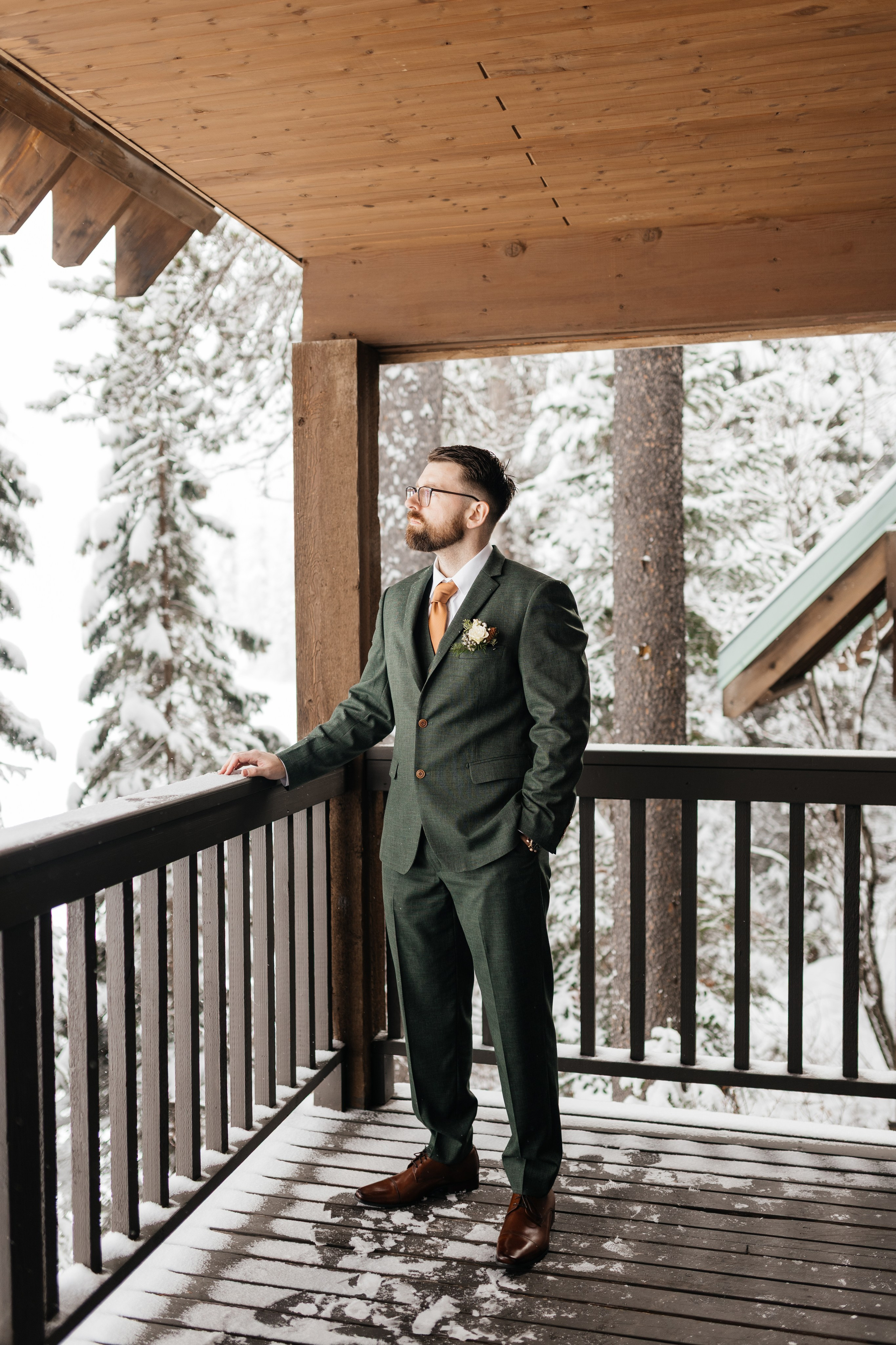 Winter wedding. Emerald lake lodge. Affordable Photographer in Calgary — Tetiana Shuhai