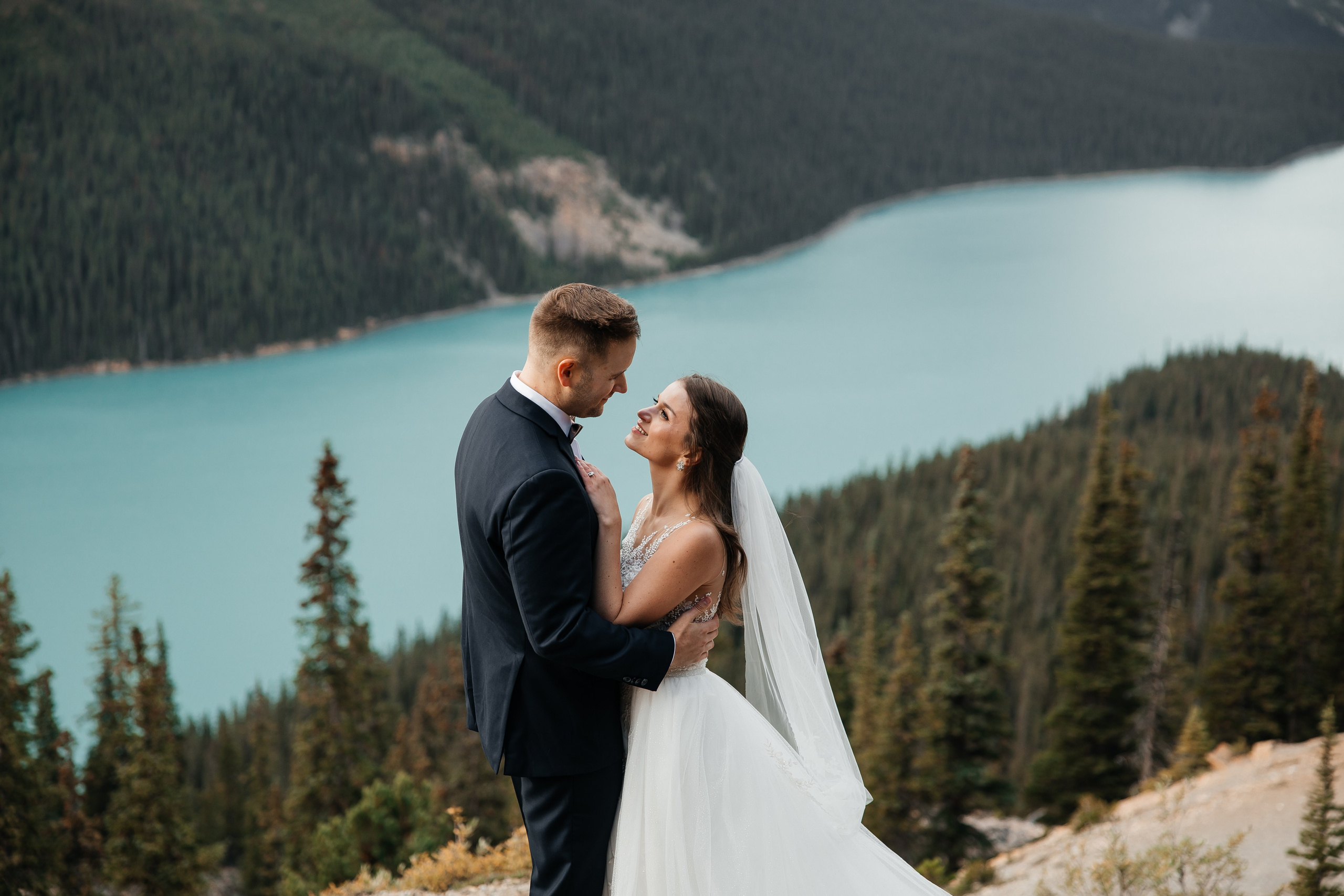 Top 7 Best Photoshoot Locations in Banff and Canmore for Families, Engagements, and Weddings