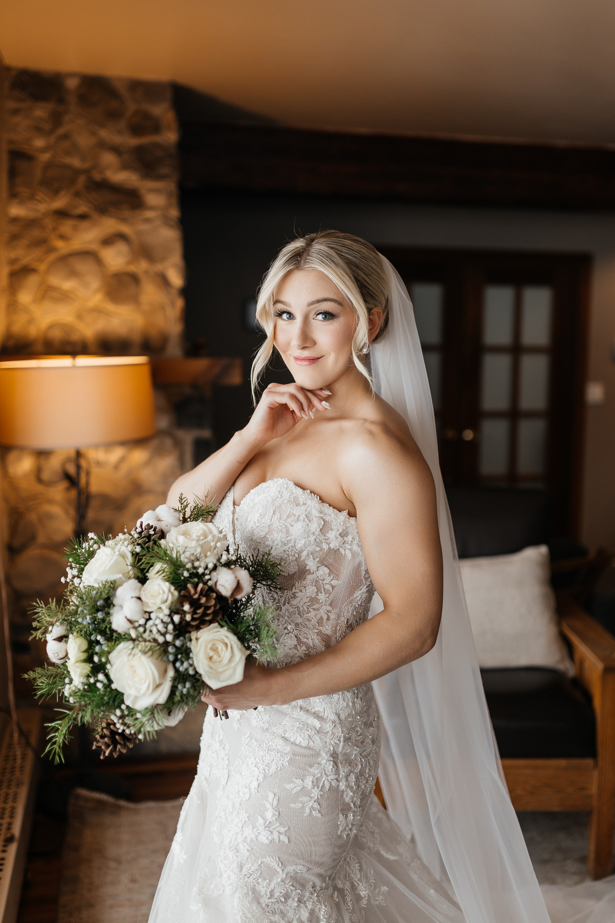 Winter wedding. Emerald lake lodge. Affordable Photographer in Calgary — Tetiana Shuhai