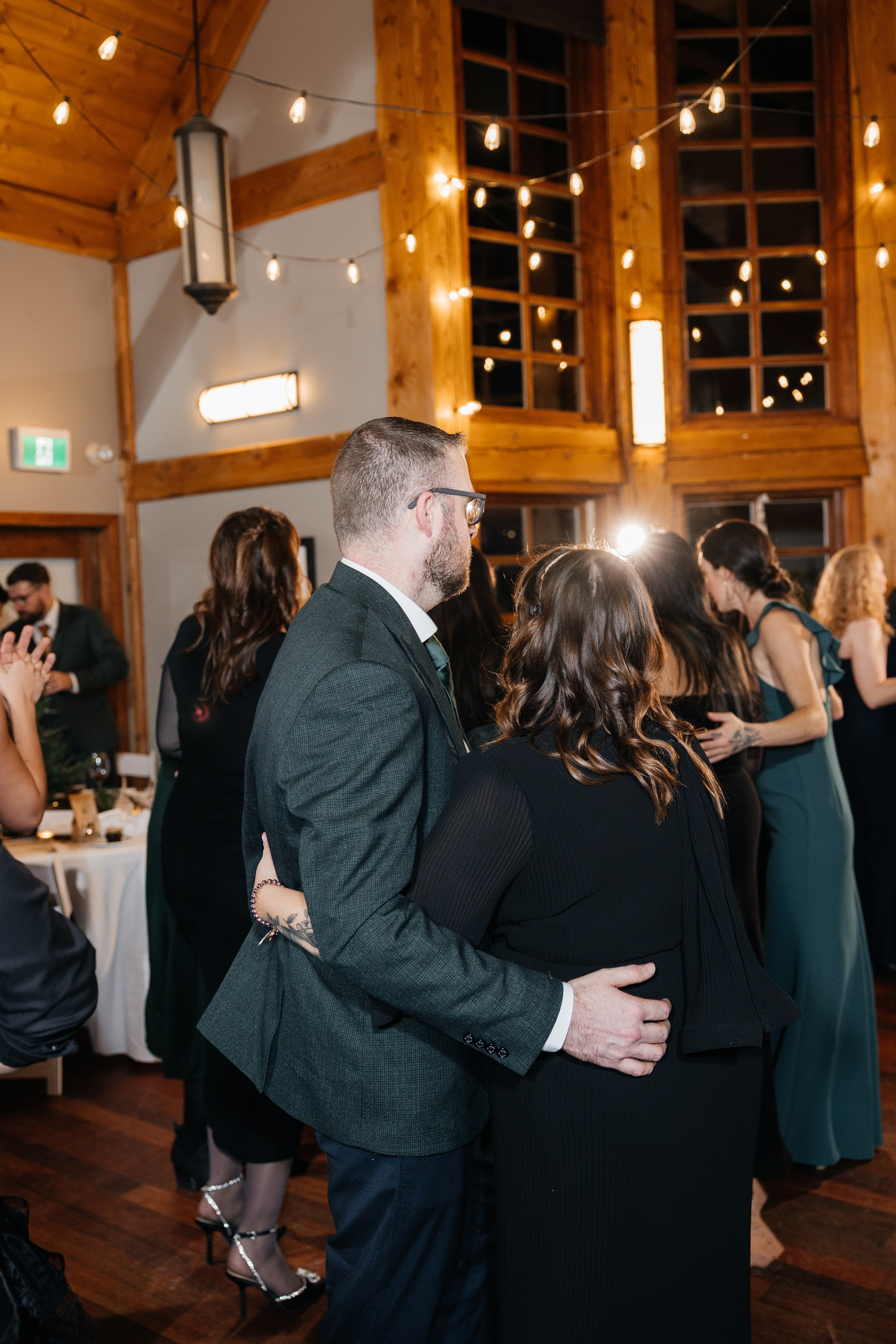 Winter wedding. Emerald lake lodge. Affordable Photographer in Calgary — Tetiana Shuhai