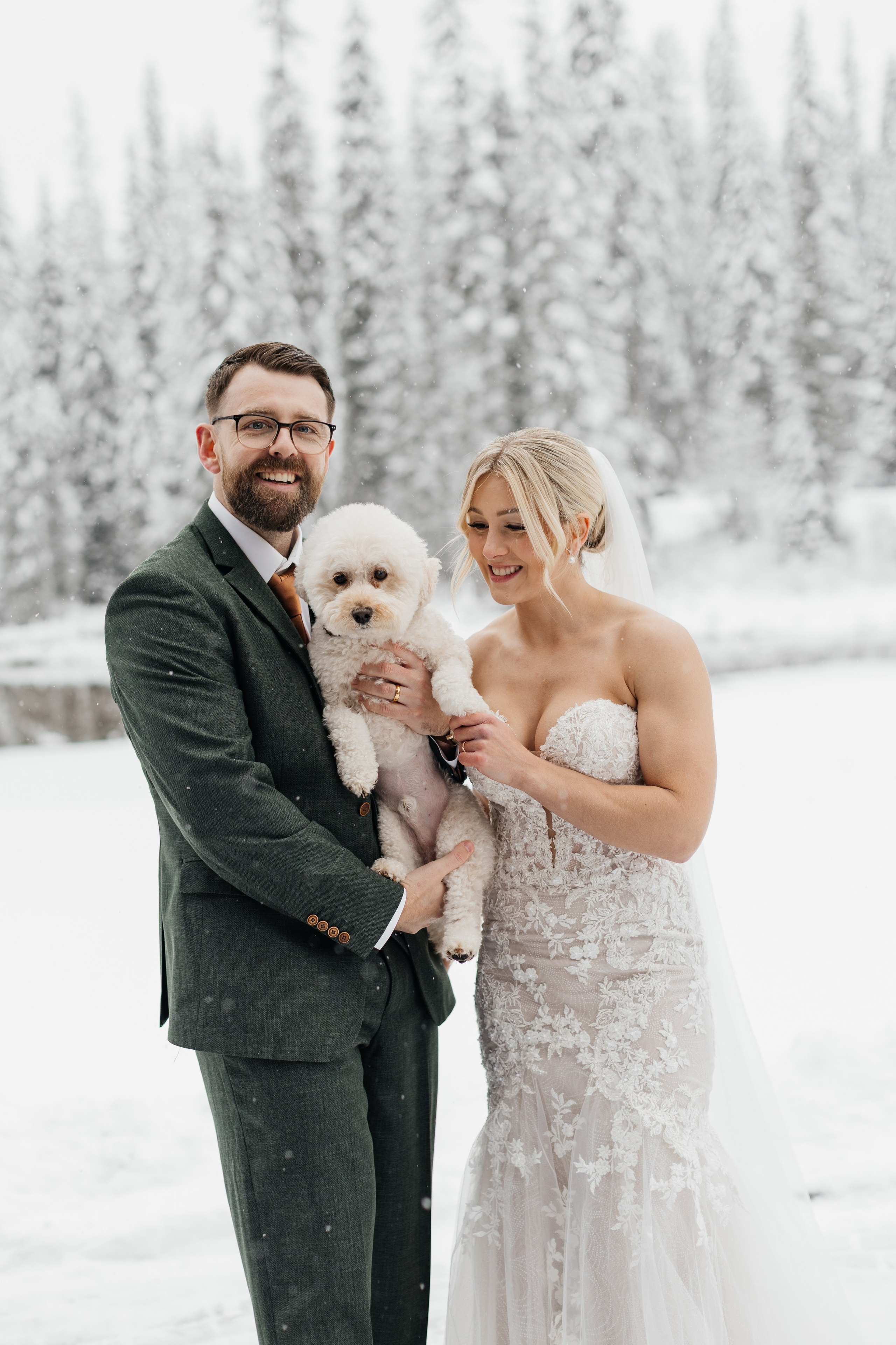 Winter wedding. Emerald lake lodge. Affordable Photographer in Calgary — Tetiana Shuhai