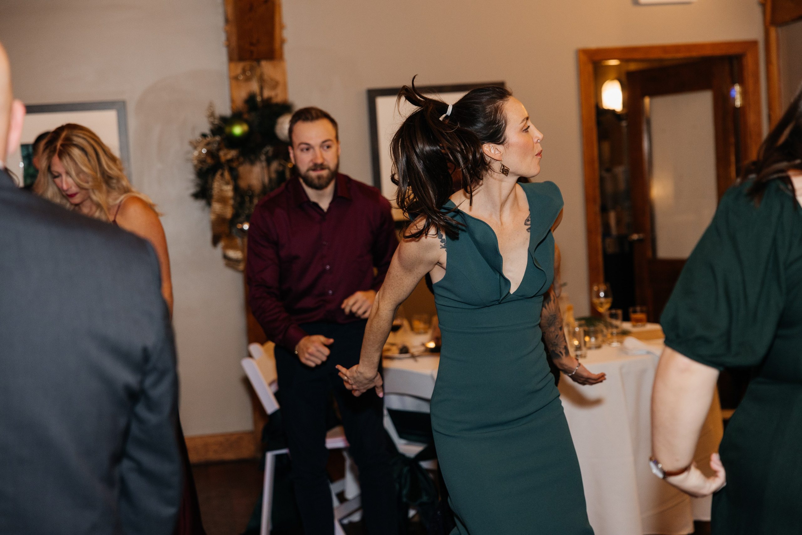 Winter wedding. Emerald lake lodge. Affordable Photographer in Calgary — Tetiana Shuhai