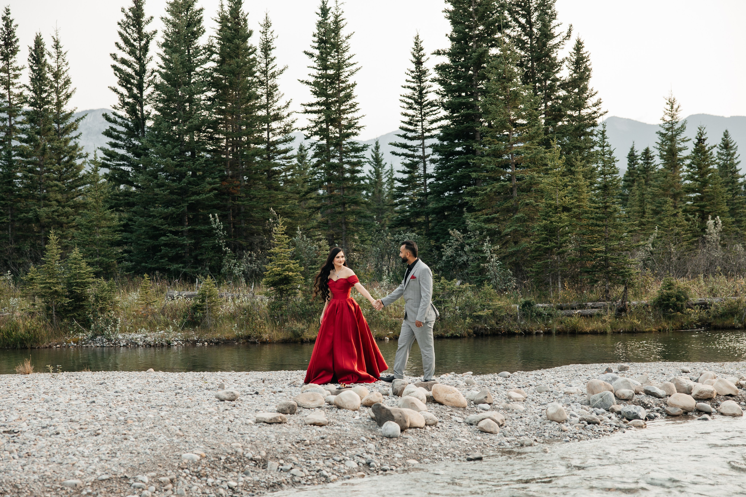 Top 7 Best Photoshoot Locations in Banff and Canmore for Families, Engagements, and Weddings