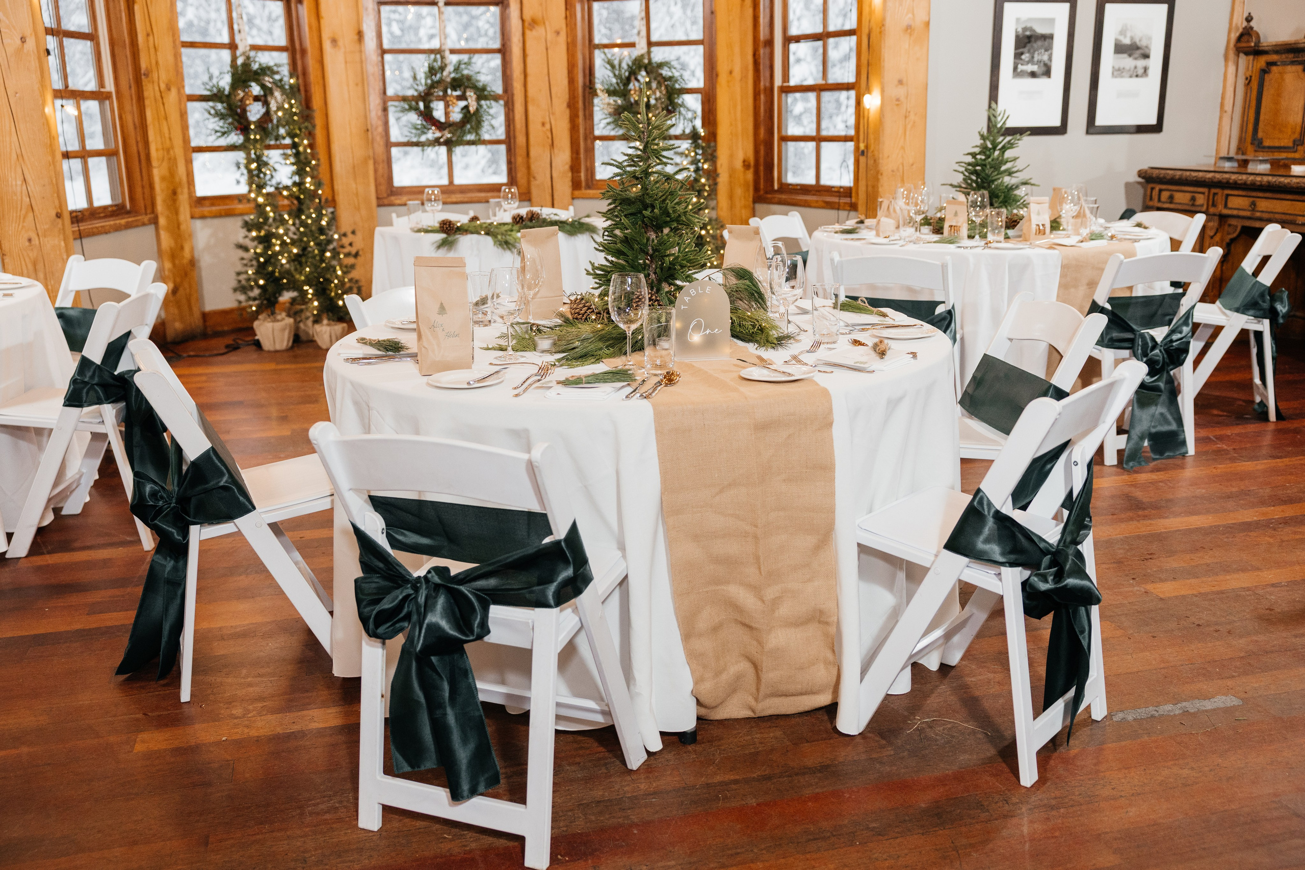 Winter wedding. Emerald lake lodge. Affordable Photographer in Calgary — Tetiana Shuhai