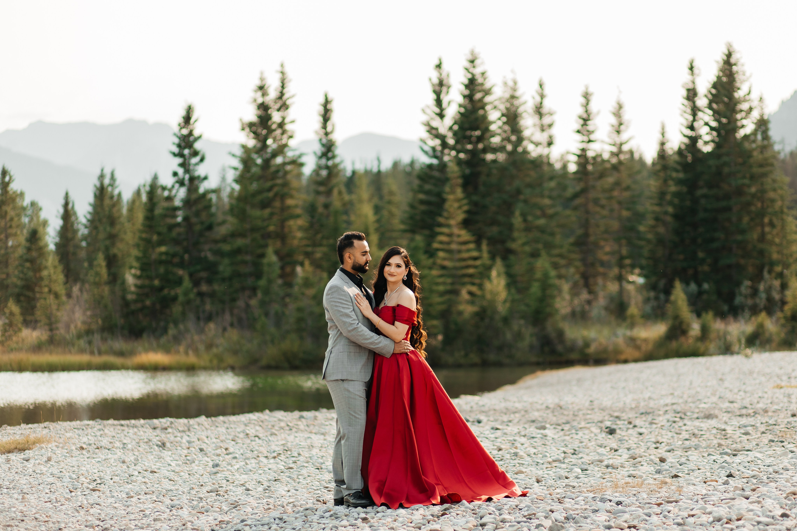 Top 7 Best Photoshoot Locations in Banff and Canmore for Families, Engagements, and Weddings