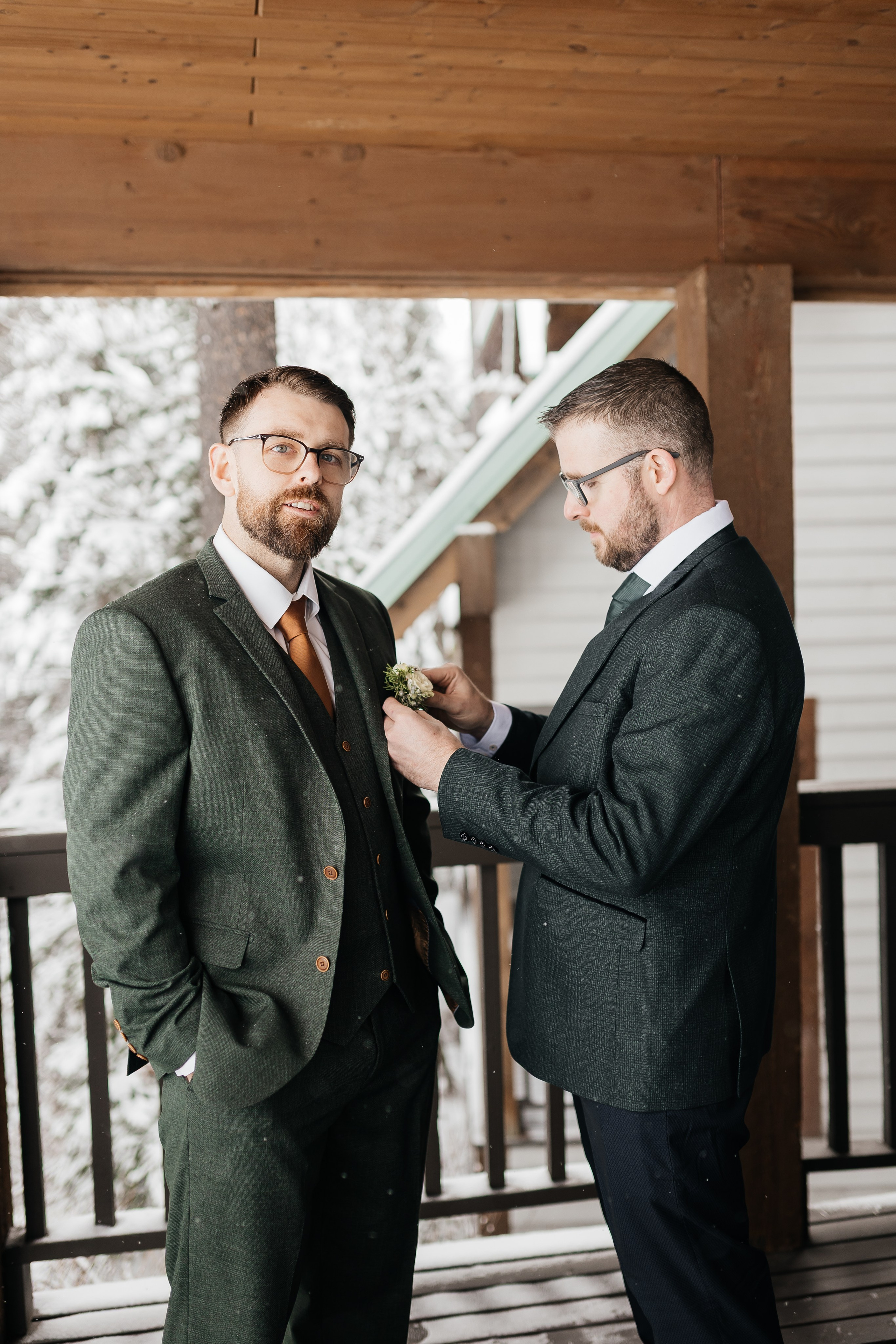 Winter wedding. Emerald lake lodge. Affordable Photographer in Calgary — Tetiana Shuhai