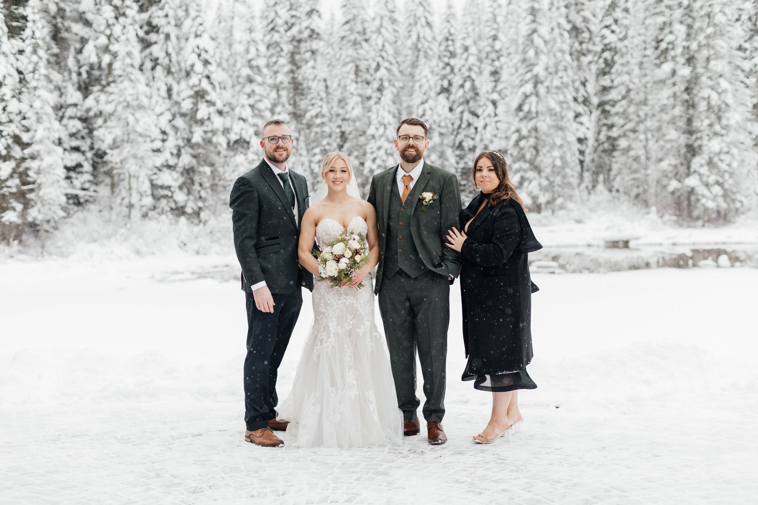 Winter wedding. Emerald lake lodge. Affordable Photographer in Calgary — Tetiana Shuhai