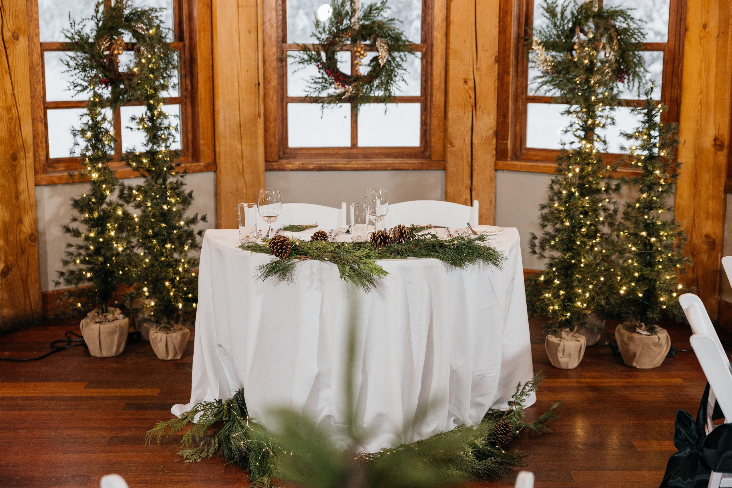 Winter wedding. Emerald lake lodge. Affordable Photographer in Calgary — Tetiana Shuhai