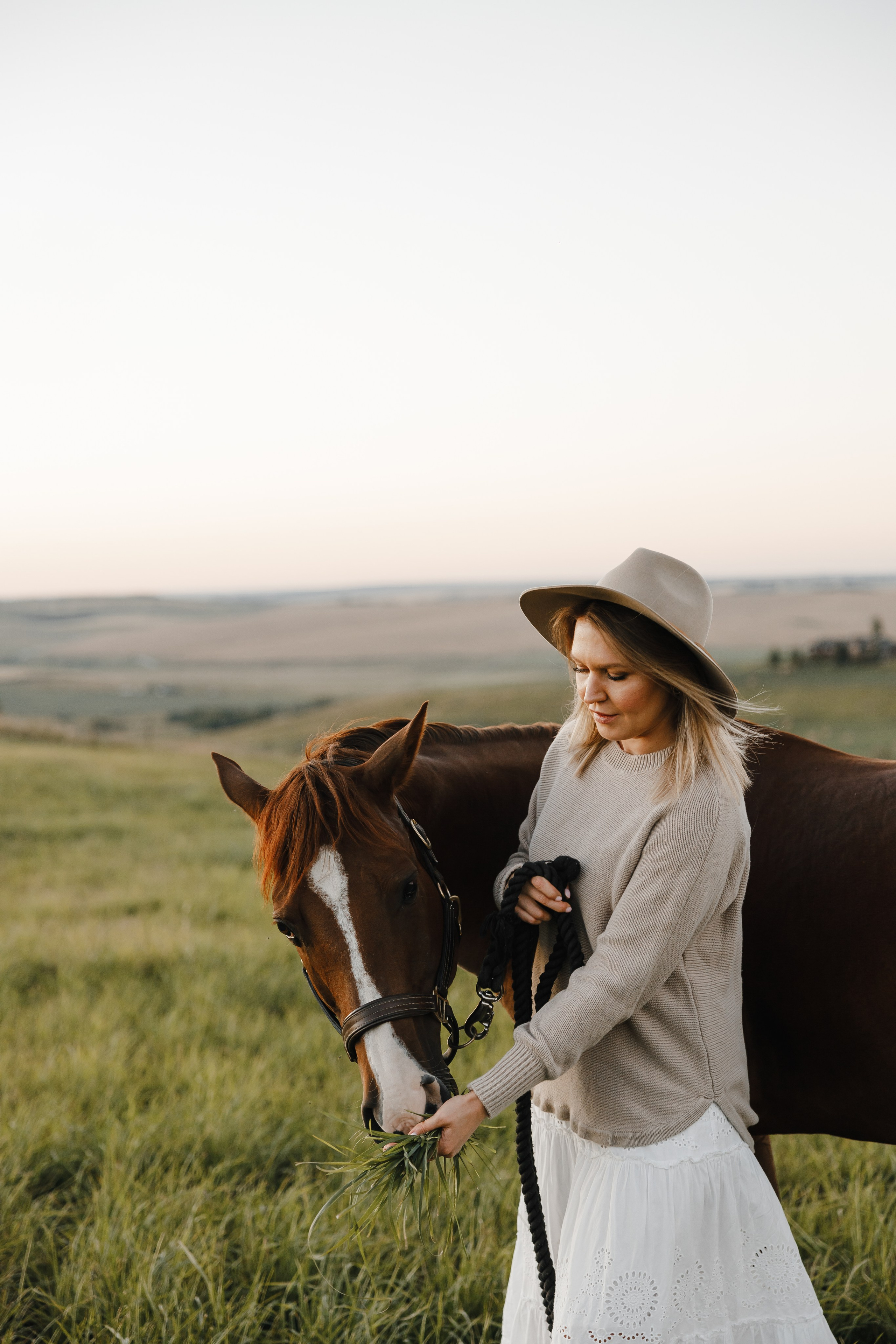 Maria. Sunset photoshoot with hourse