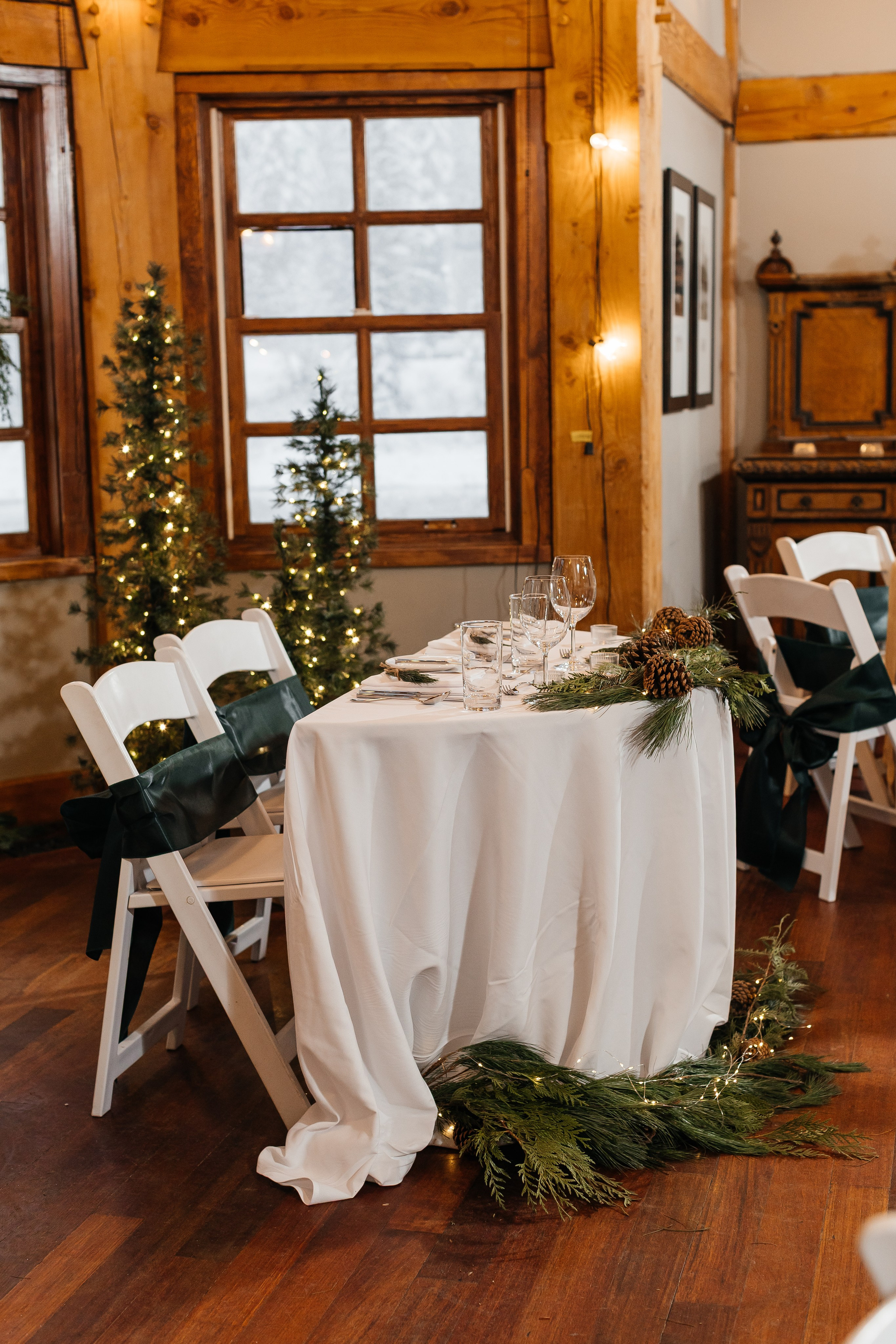 Winter wedding. Emerald lake lodge. Affordable Photographer in Calgary — Tetiana Shuhai