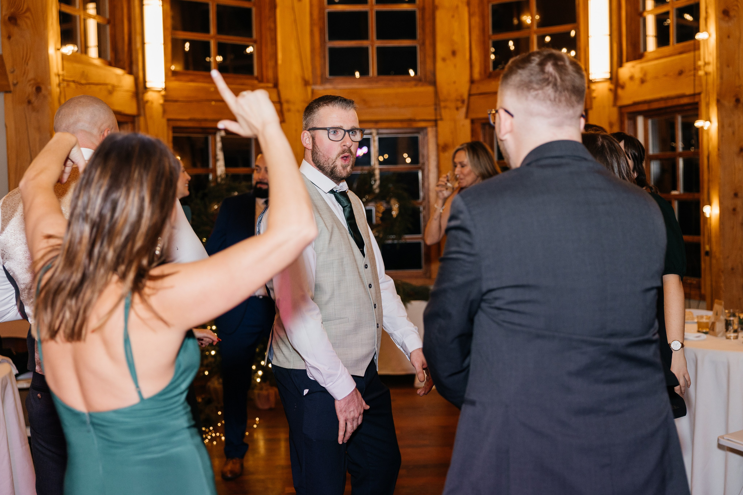 Winter wedding. Emerald lake lodge. Affordable Photographer in Calgary — Tetiana Shuhai