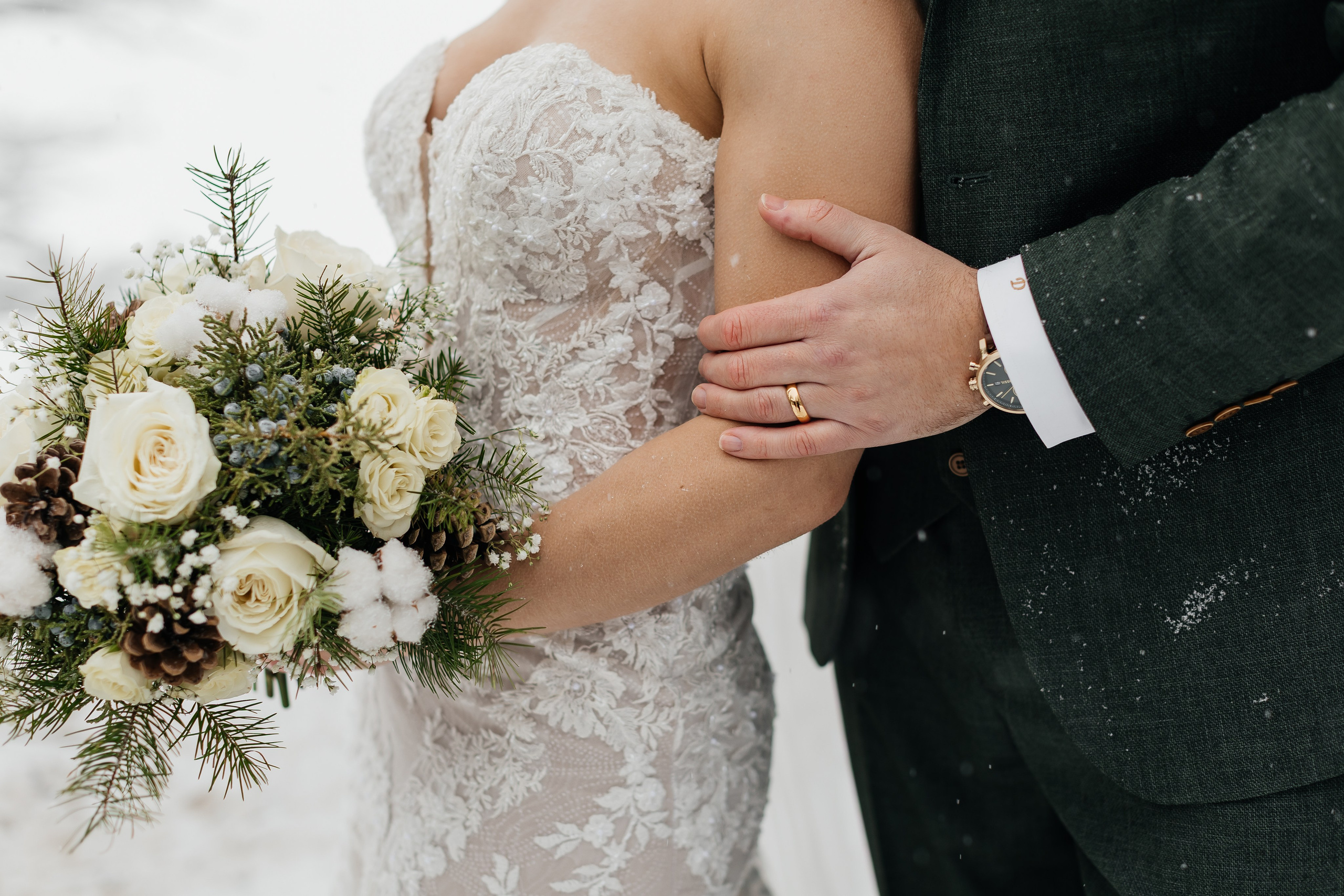Winter wedding. Emerald lake lodge. Affordable Photographer in Calgary — Tetiana Shuhai