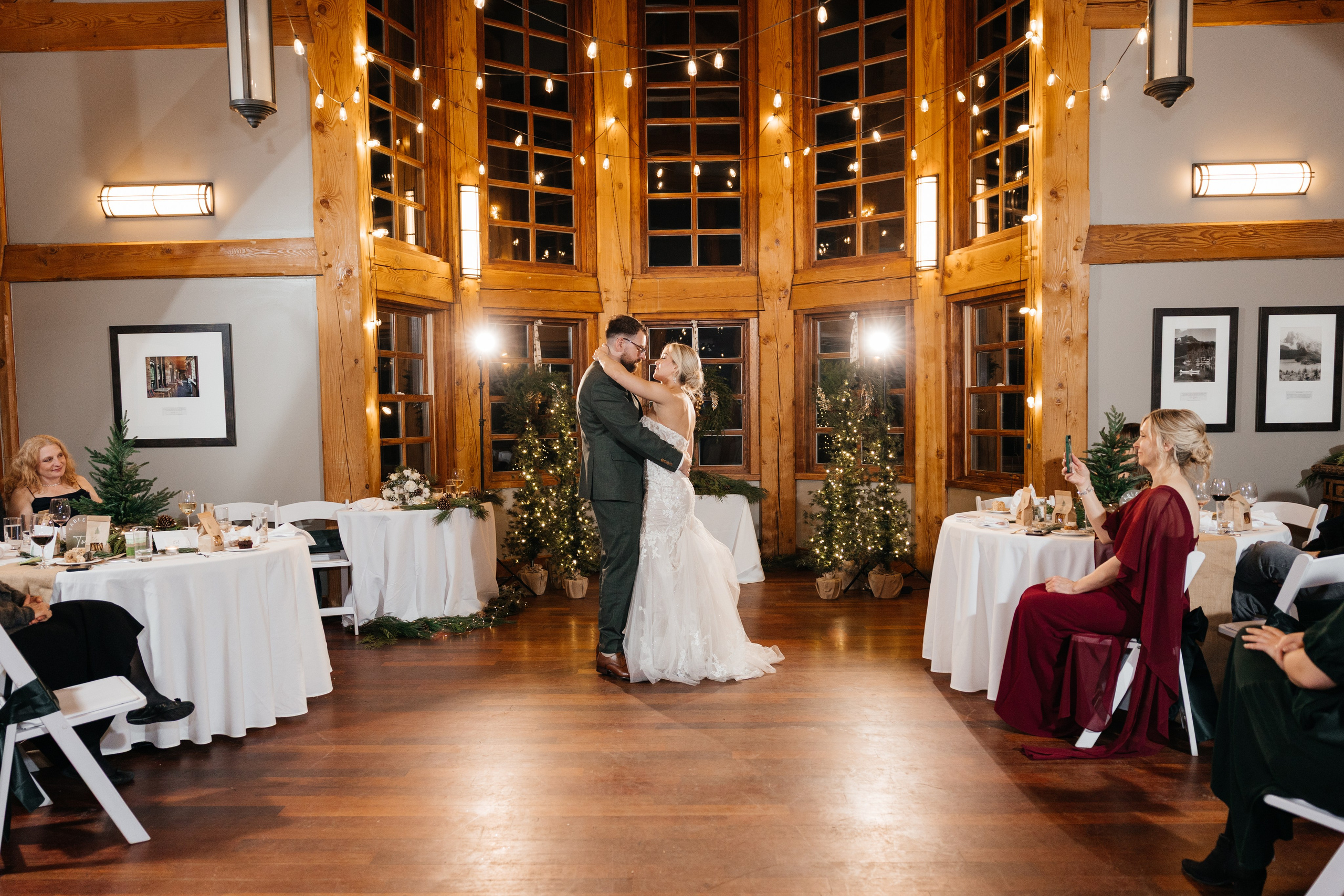 Winter wedding. Emerald lake lodge. Affordable Photographer in Calgary — Tetiana Shuhai