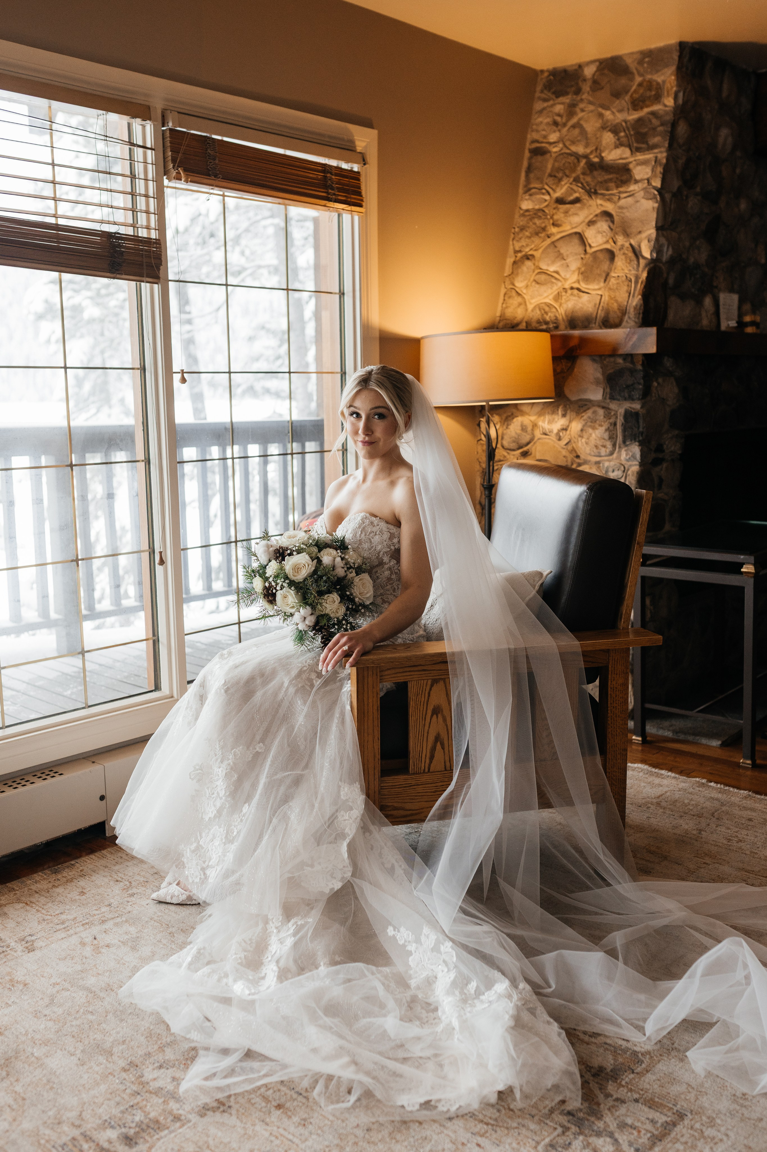 Winter wedding. Emerald lake lodge. Affordable Photographer in Calgary — Tetiana Shuhai