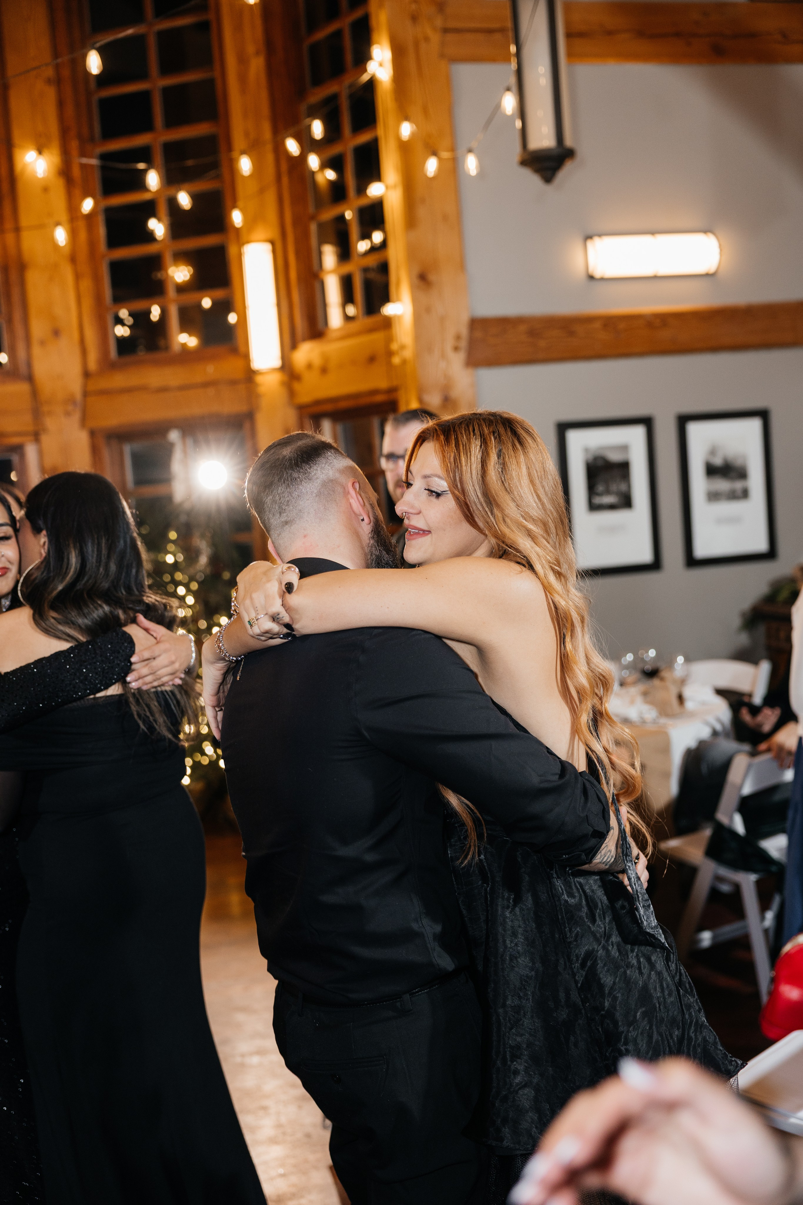 Winter wedding. Emerald lake lodge. Affordable Photographer in Calgary — Tetiana Shuhai