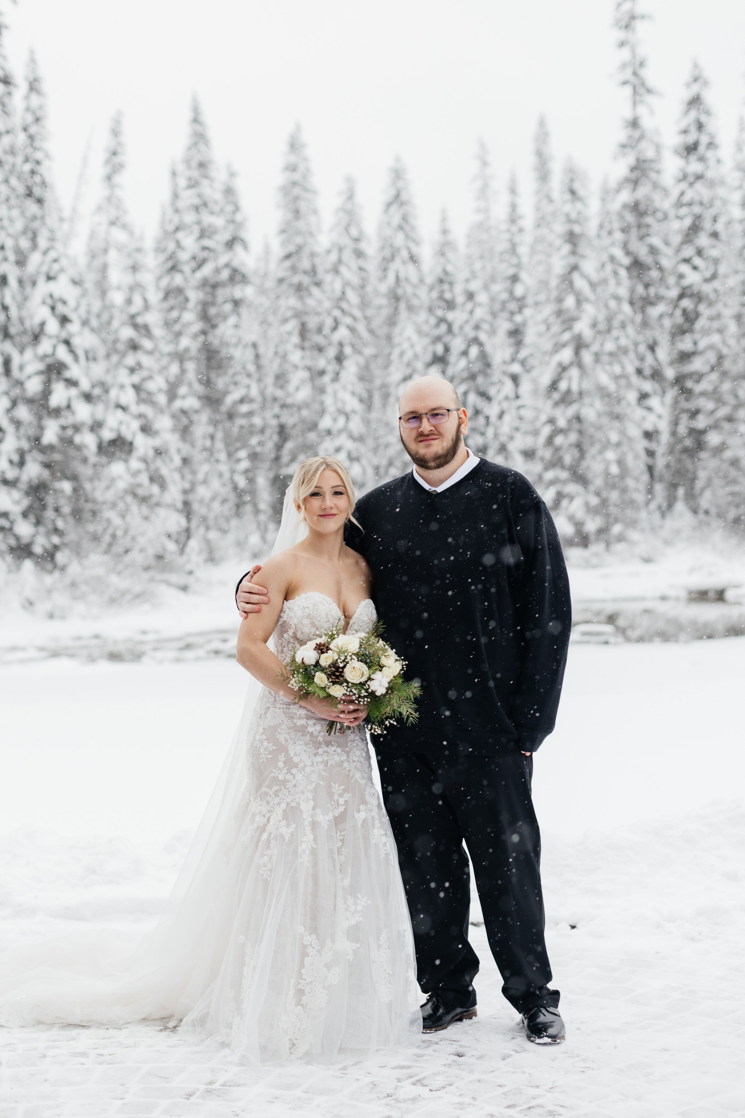 Winter wedding. Emerald lake lodge. Affordable Photographer in Calgary — Tetiana Shuhai