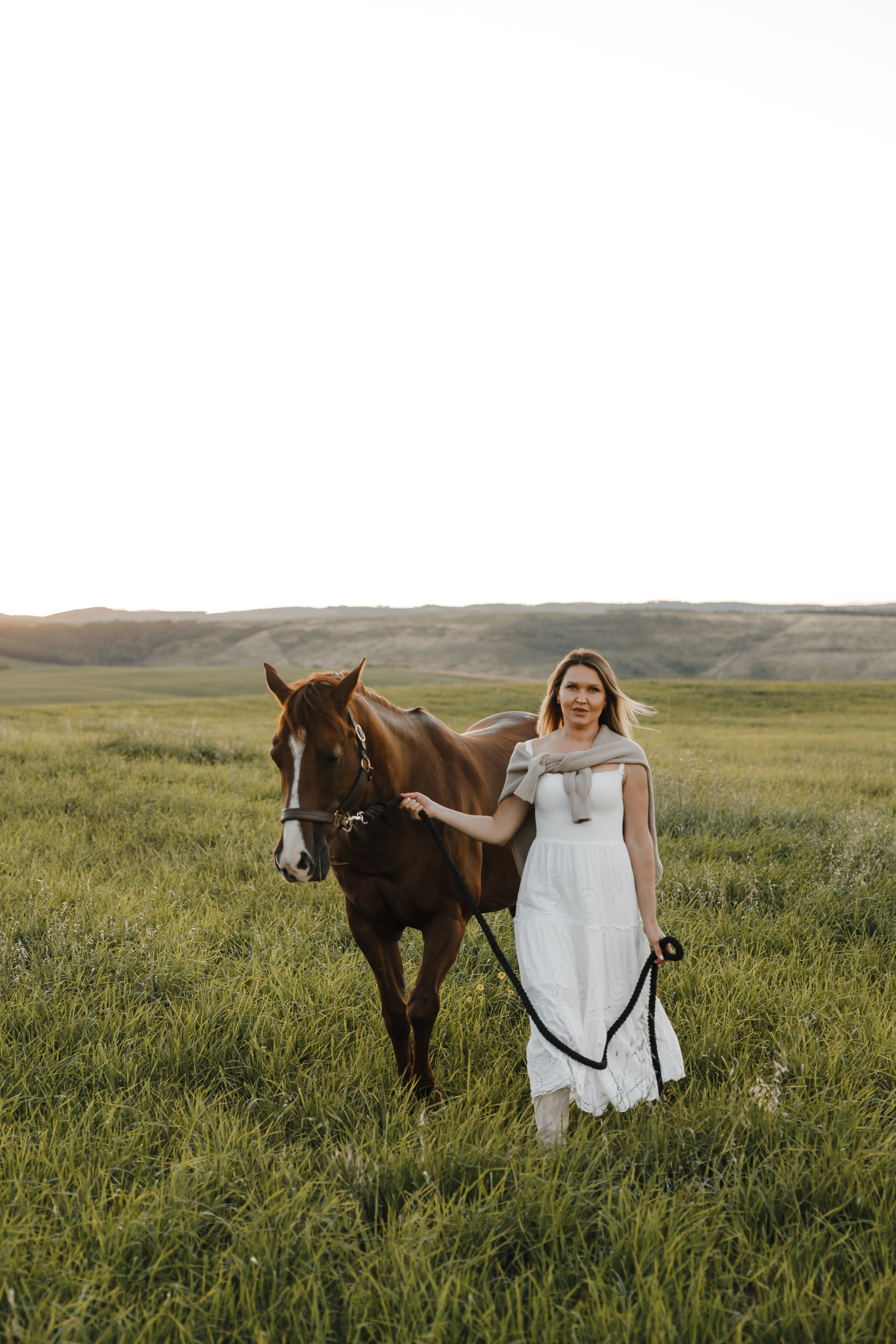 Maria. Sunset photoshoot with hourse