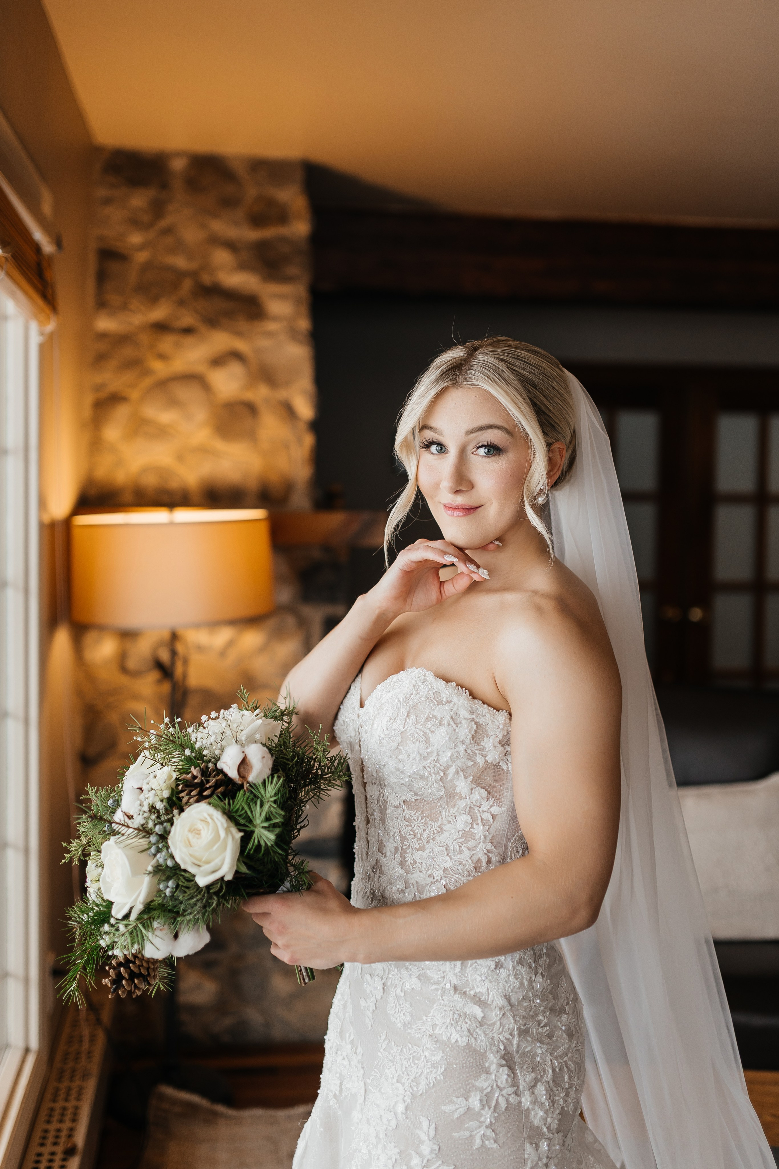 Winter wedding. Emerald lake lodge. Affordable Photographer in Calgary — Tetiana Shuhai