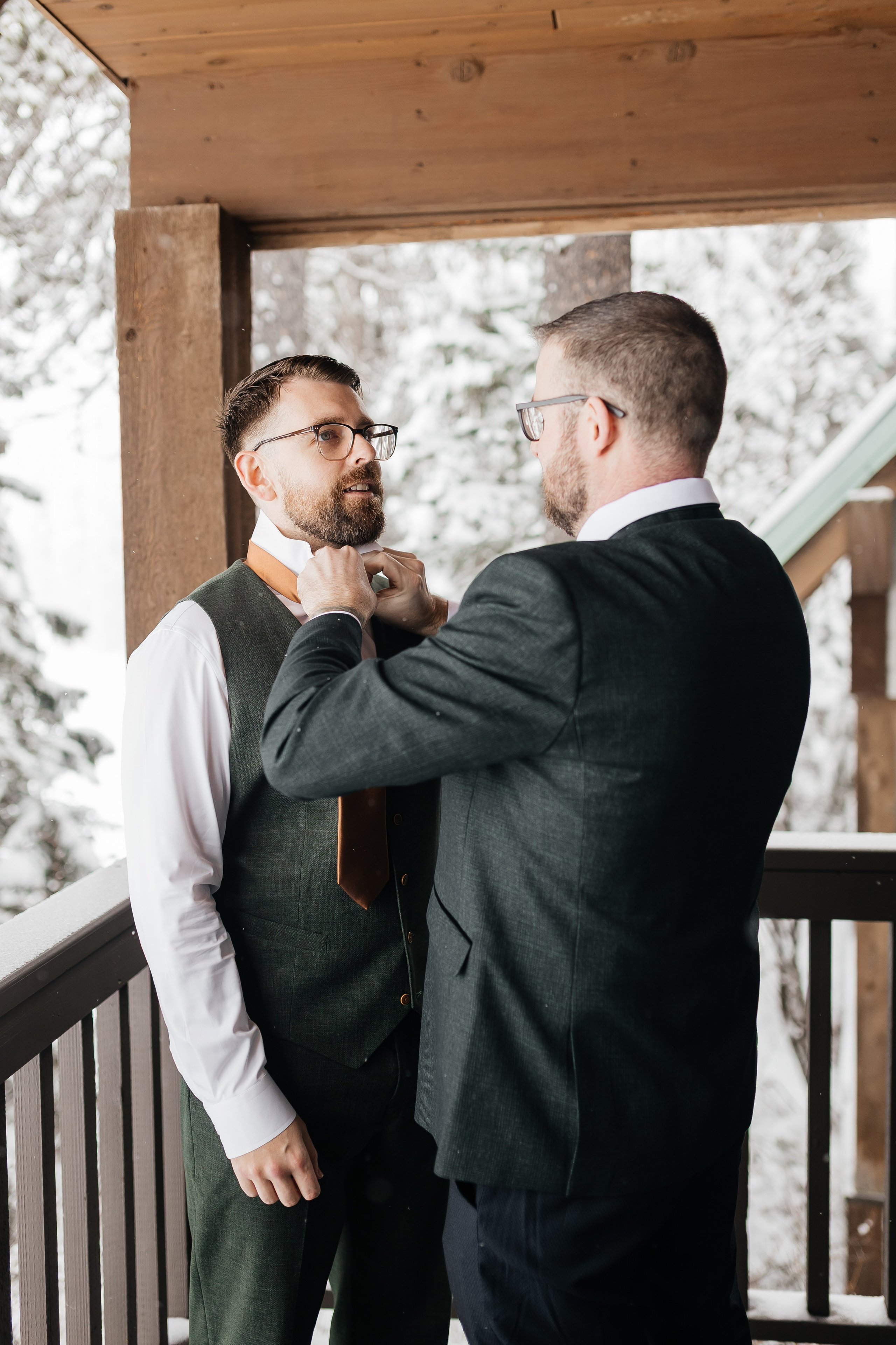 Winter wedding. Emerald lake lodge. Affordable Photographer in Calgary — Tetiana Shuhai