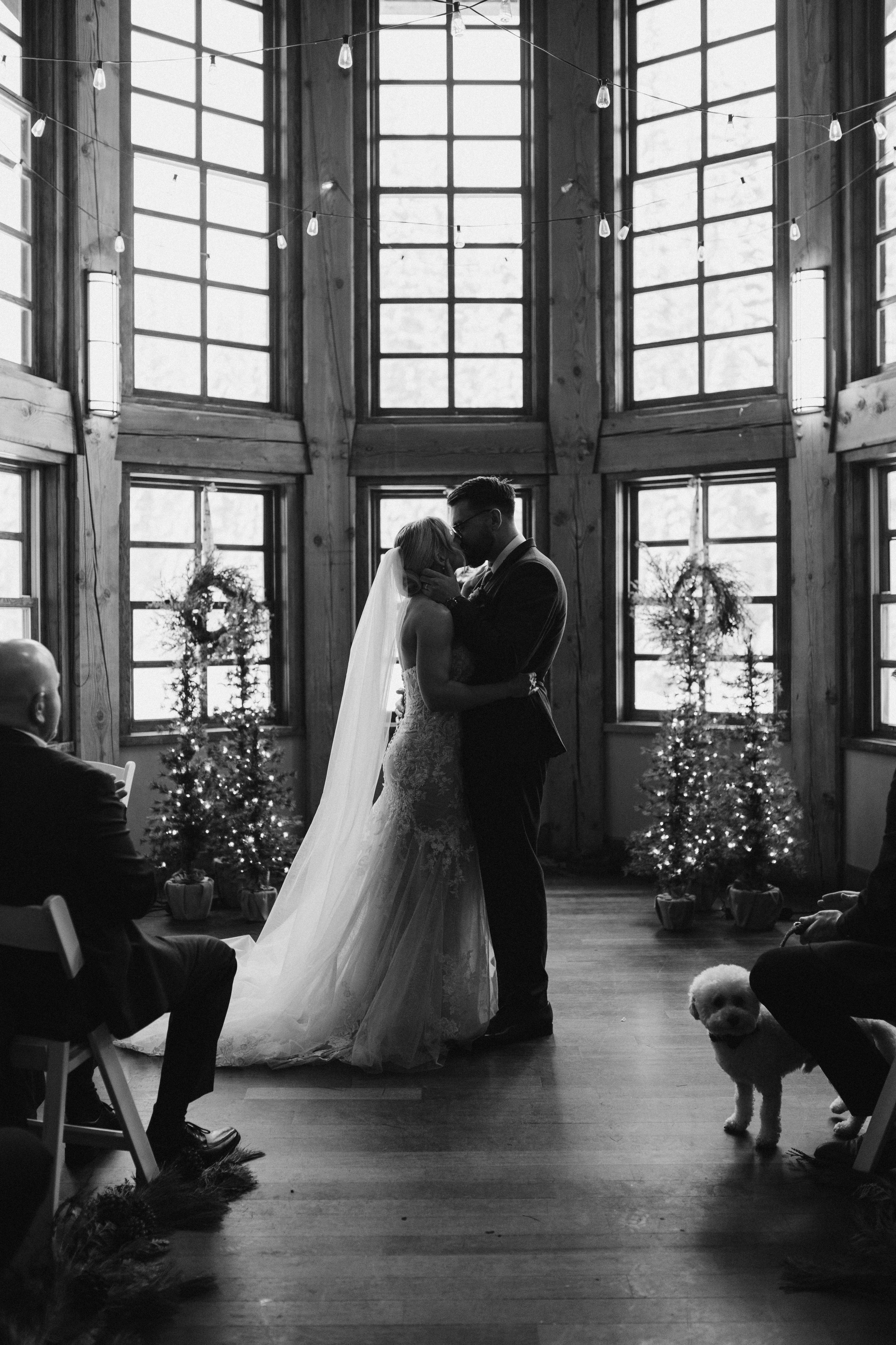 Winter wedding. Emerald lake lodge. Affordable Photographer in Calgary — Tetiana Shuhai