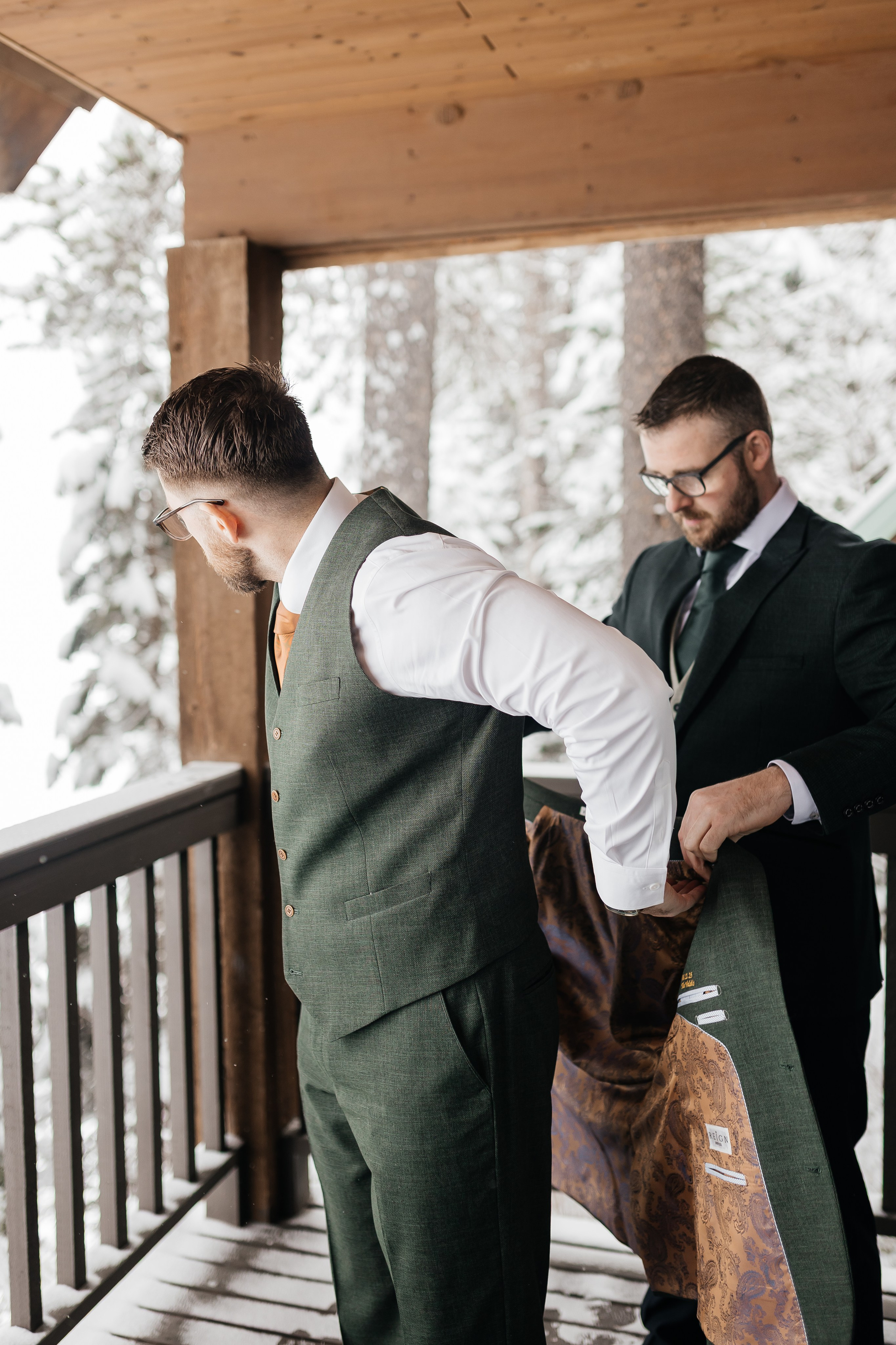 Winter wedding. Emerald lake lodge. Affordable Photographer in Calgary — Tetiana Shuhai