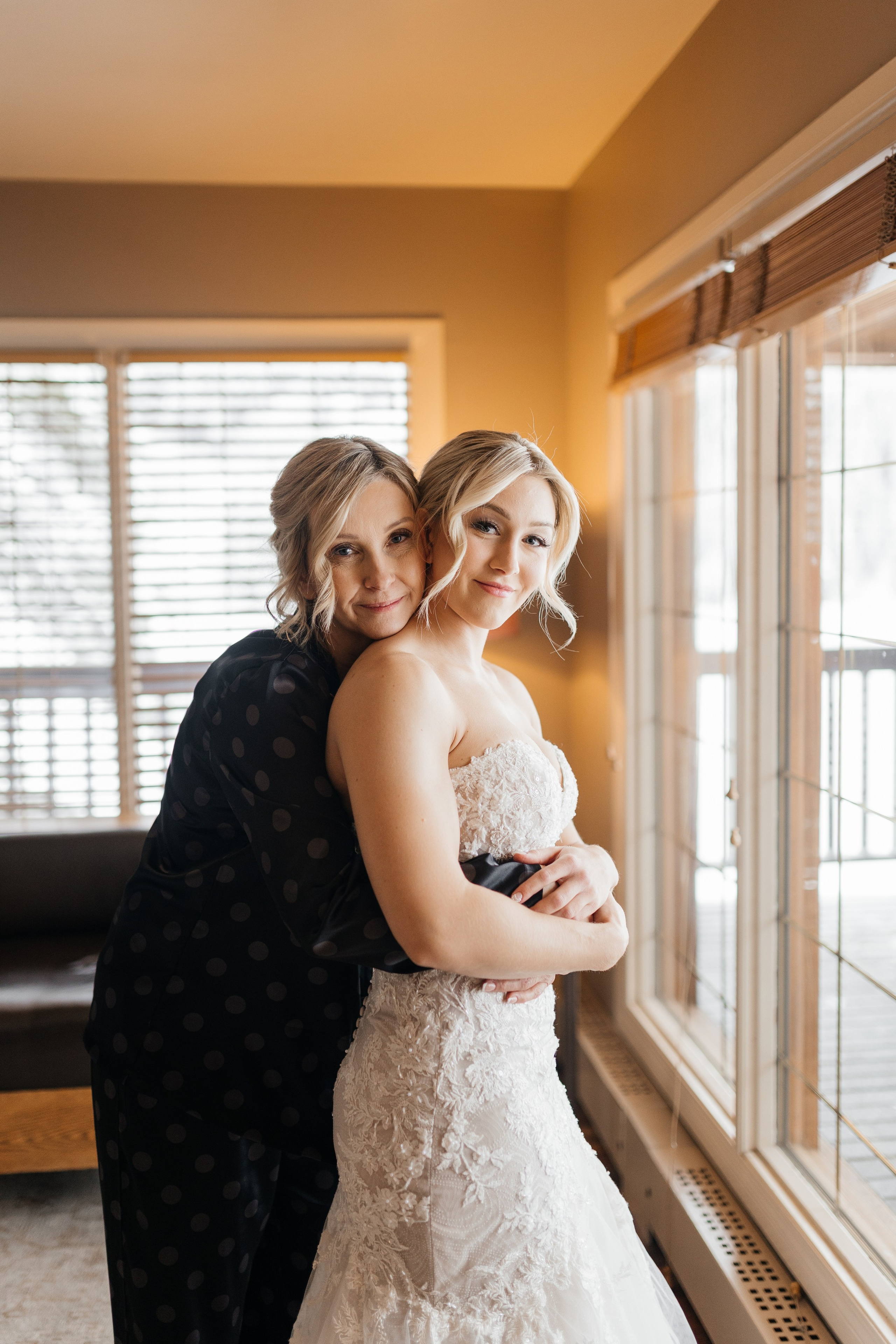 Winter wedding. Emerald lake lodge. Affordable Photographer in Calgary — Tetiana Shuhai