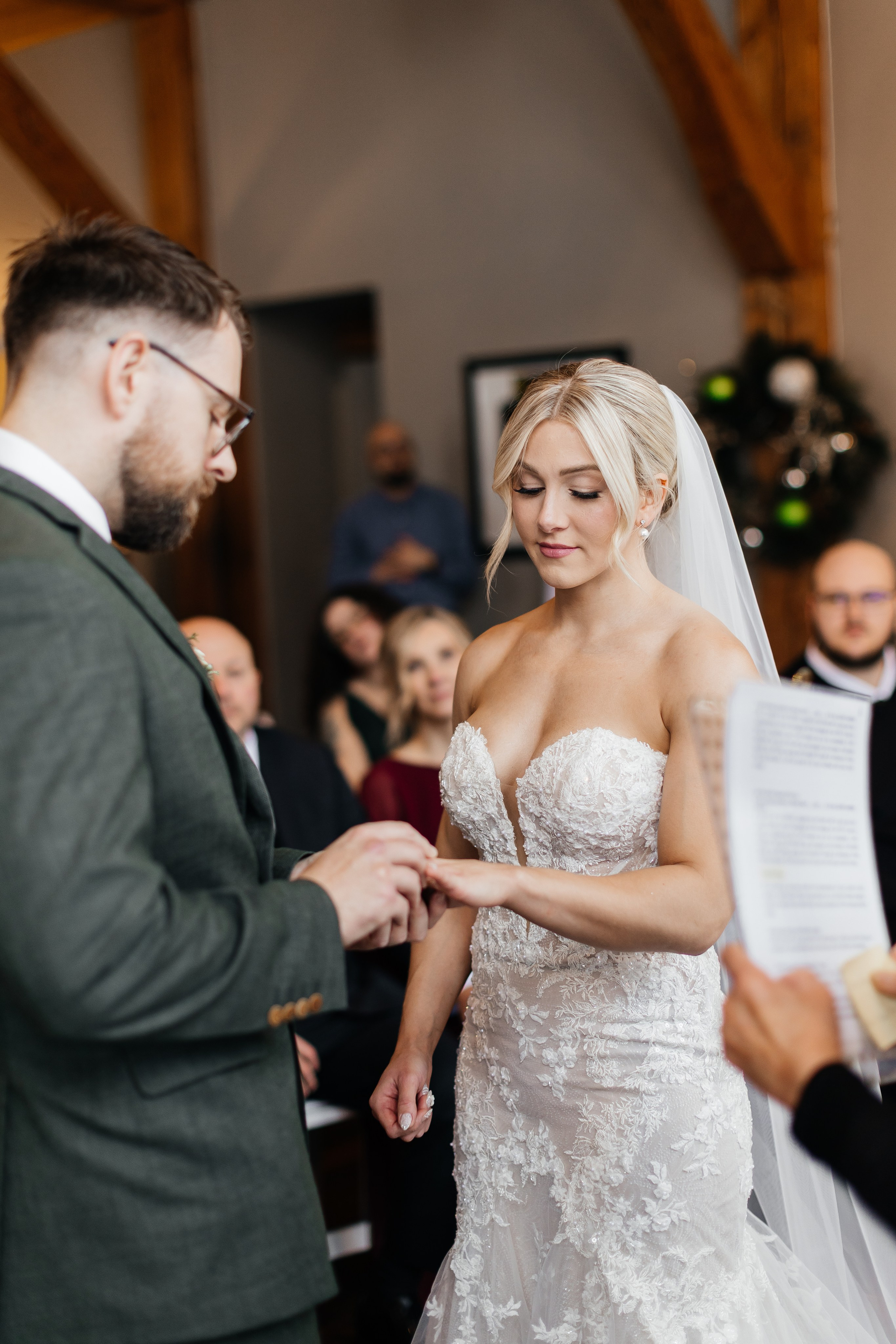 Winter wedding. Emerald lake lodge. Affordable Photographer in Calgary — Tetiana Shuhai