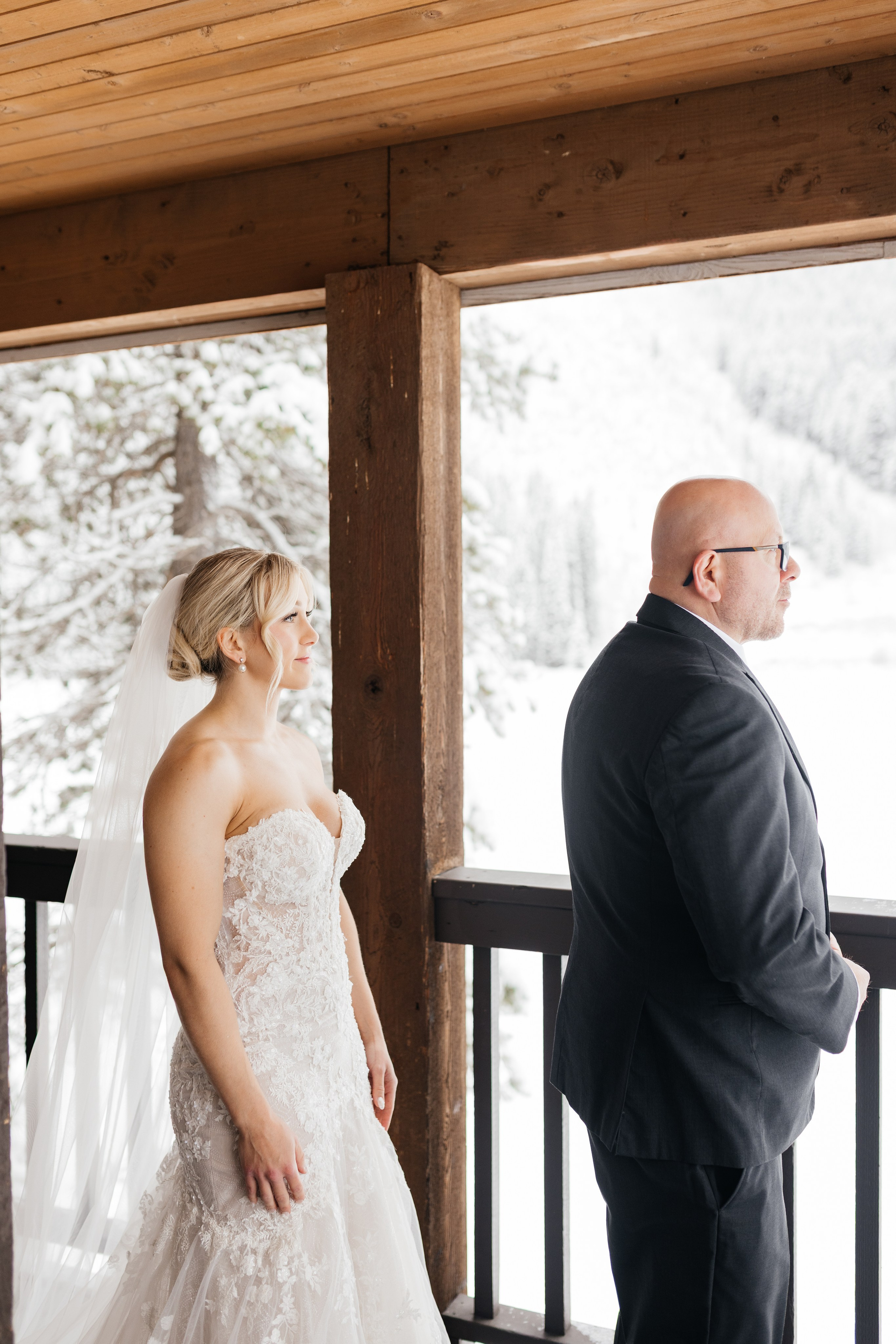 Winter wedding. Emerald lake lodge. Affordable Photographer in Calgary — Tetiana Shuhai