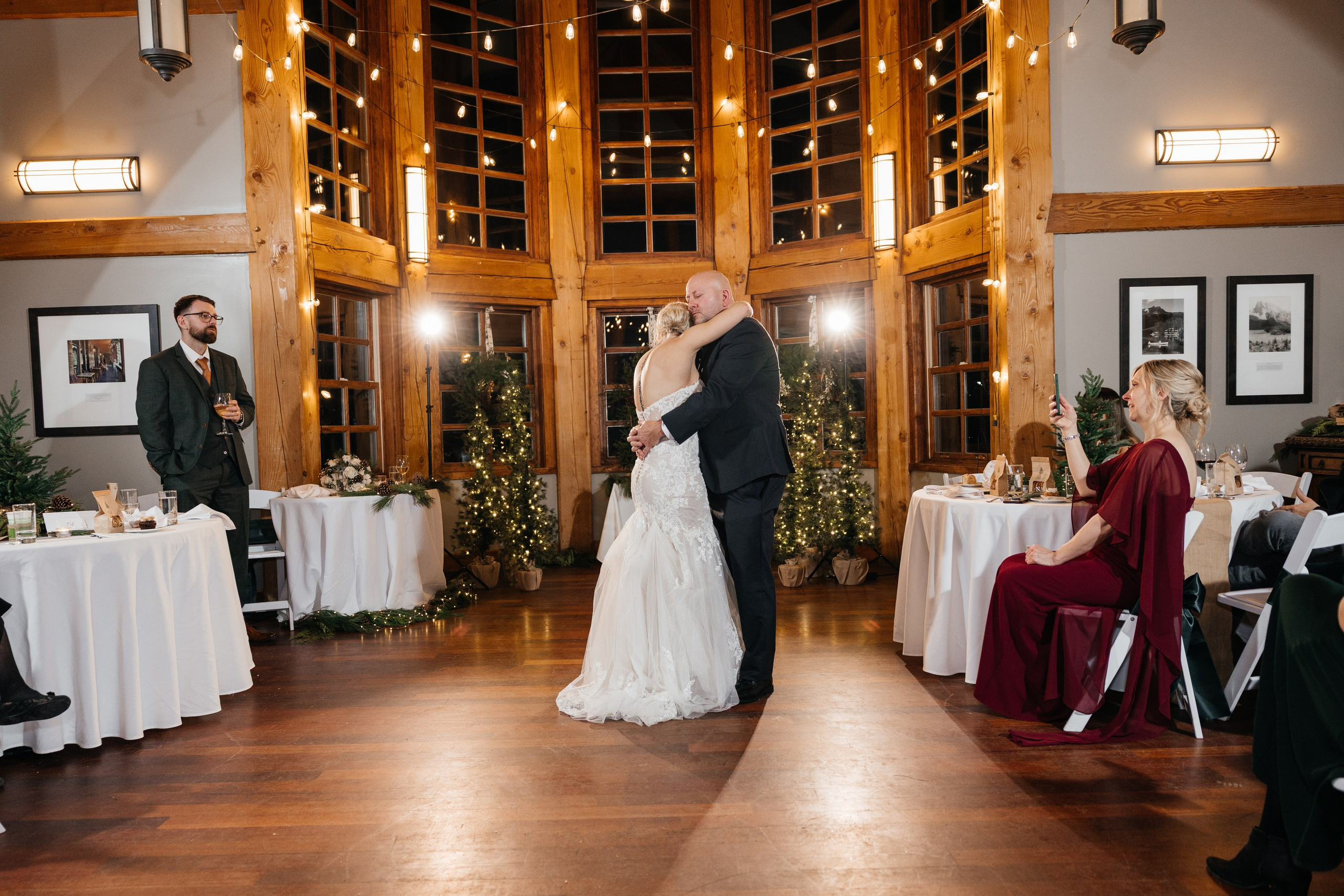 Winter wedding. Emerald lake lodge. Affordable Photographer in Calgary — Tetiana Shuhai