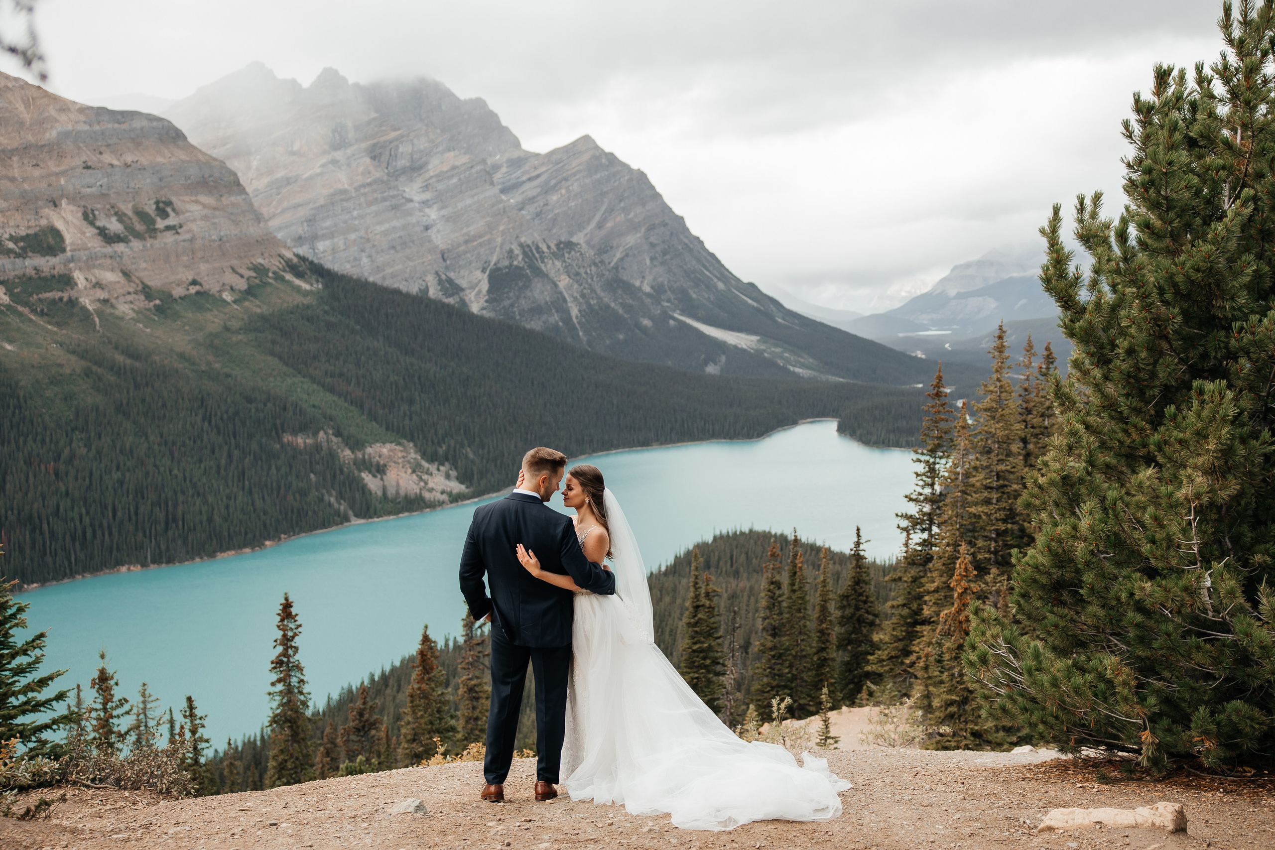 Top 7 Best Photoshoot Locations in Banff and Canmore for Families, Engagements, and Weddings