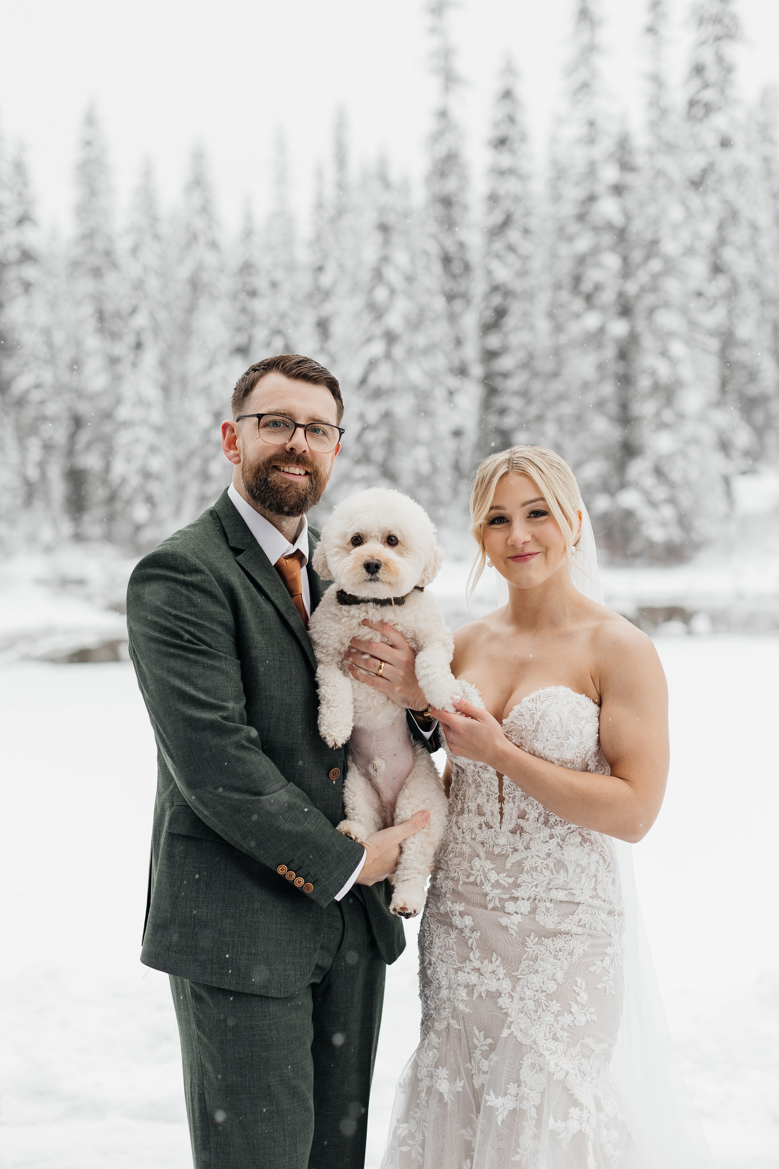 Winter wedding. Emerald lake lodge. Affordable Photographer in Calgary — Tetiana Shuhai