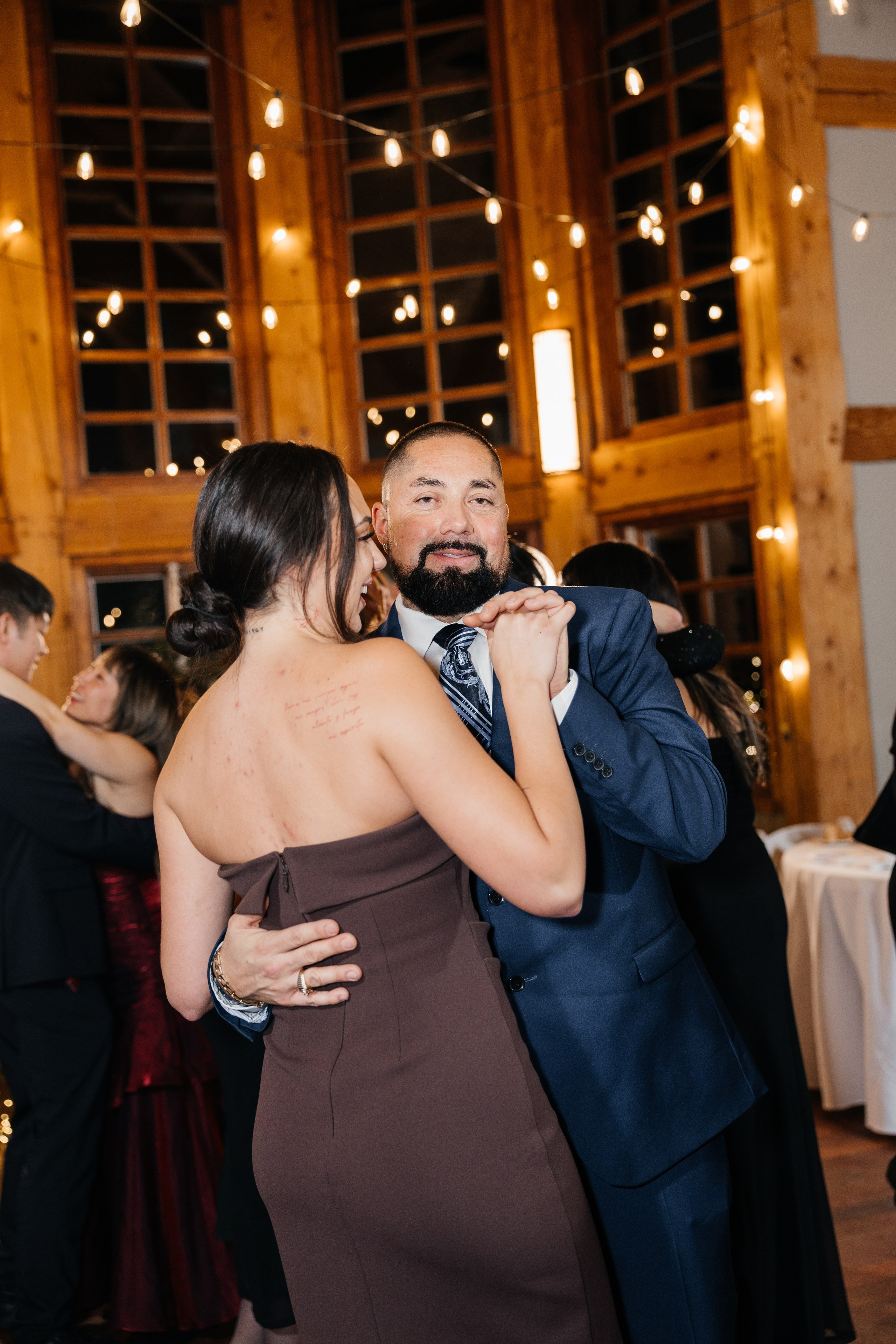 Winter wedding. Emerald lake lodge. Affordable Photographer in Calgary — Tetiana Shuhai