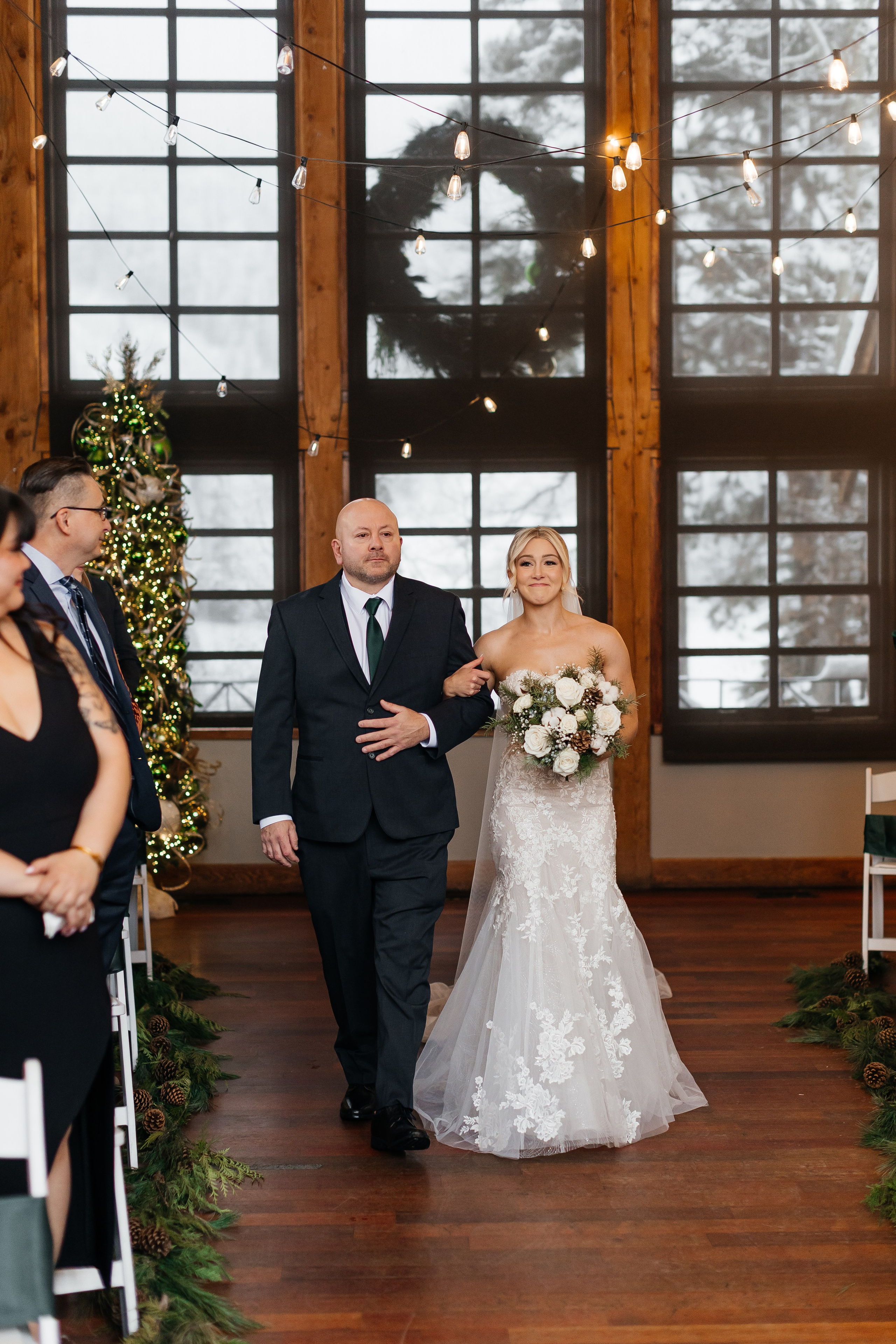Winter wedding. Emerald lake lodge. Affordable Photographer in Calgary — Tetiana Shuhai
