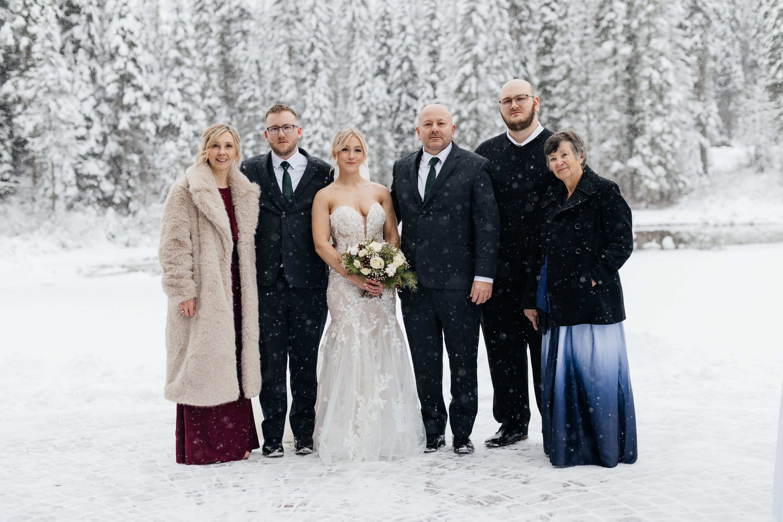Winter wedding. Emerald lake lodge. Affordable Photographer in Calgary — Tetiana Shuhai