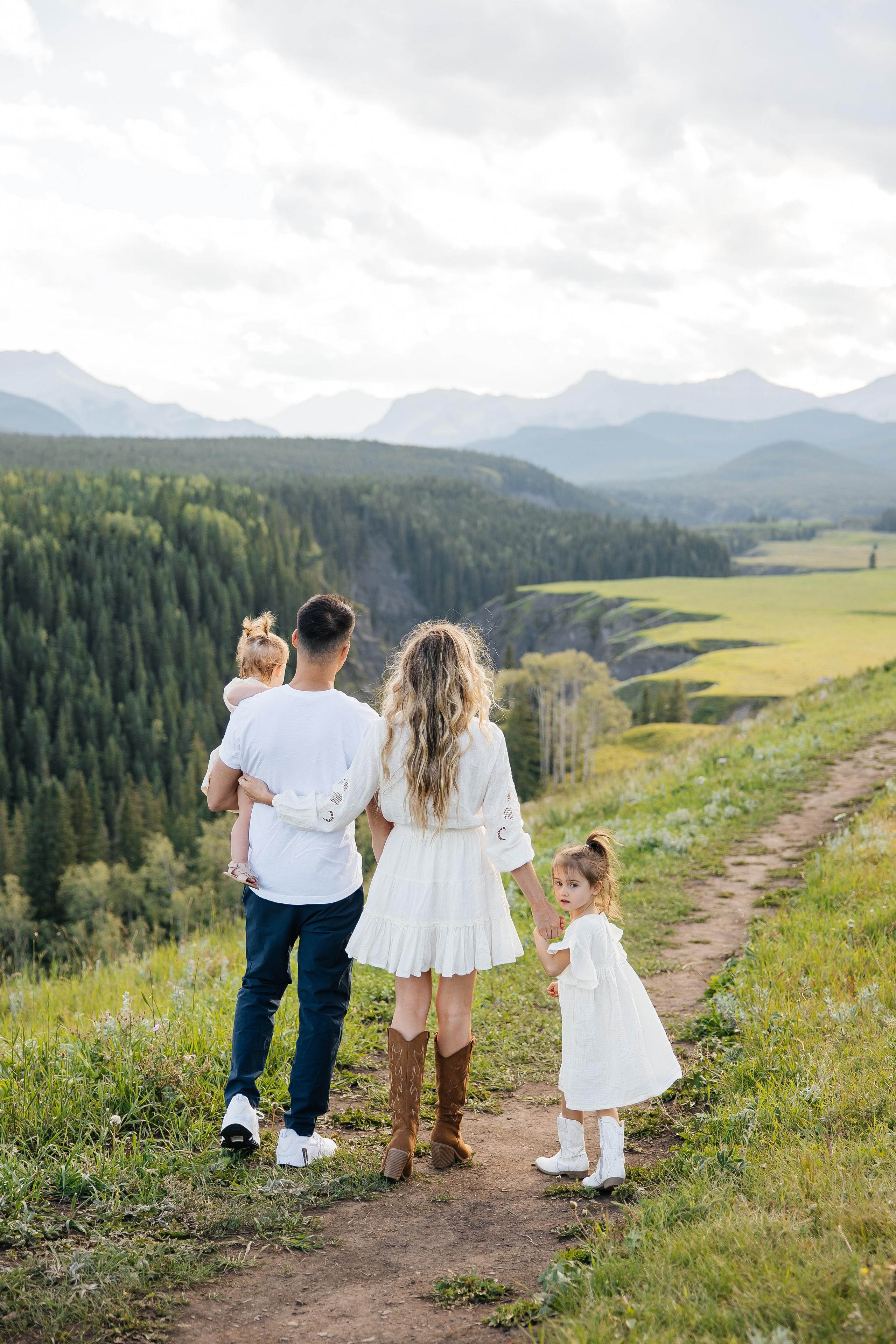 Family. Bighorh lookout