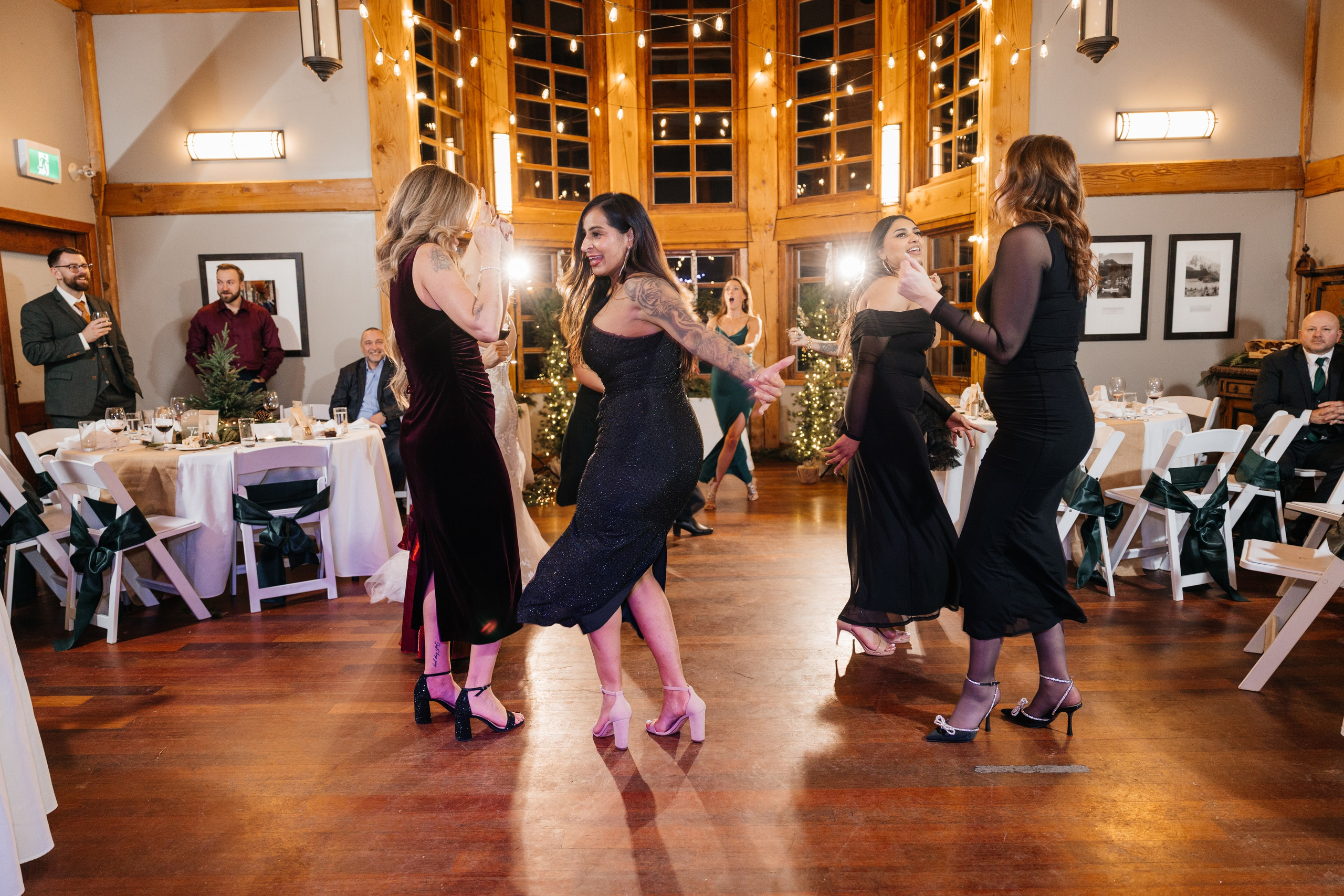 Winter wedding. Emerald lake lodge. Affordable Photographer in Calgary — Tetiana Shuhai