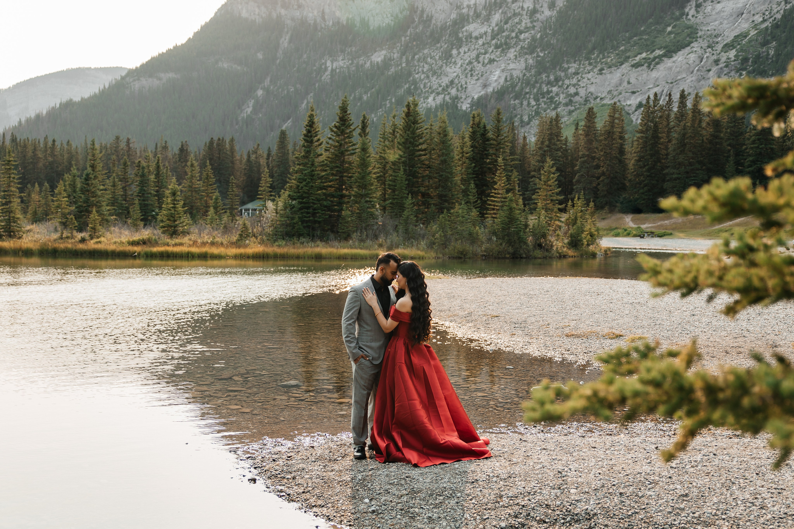 Top 7 Best Photoshoot Locations in Banff and Canmore for Families, Engagements, and Weddings