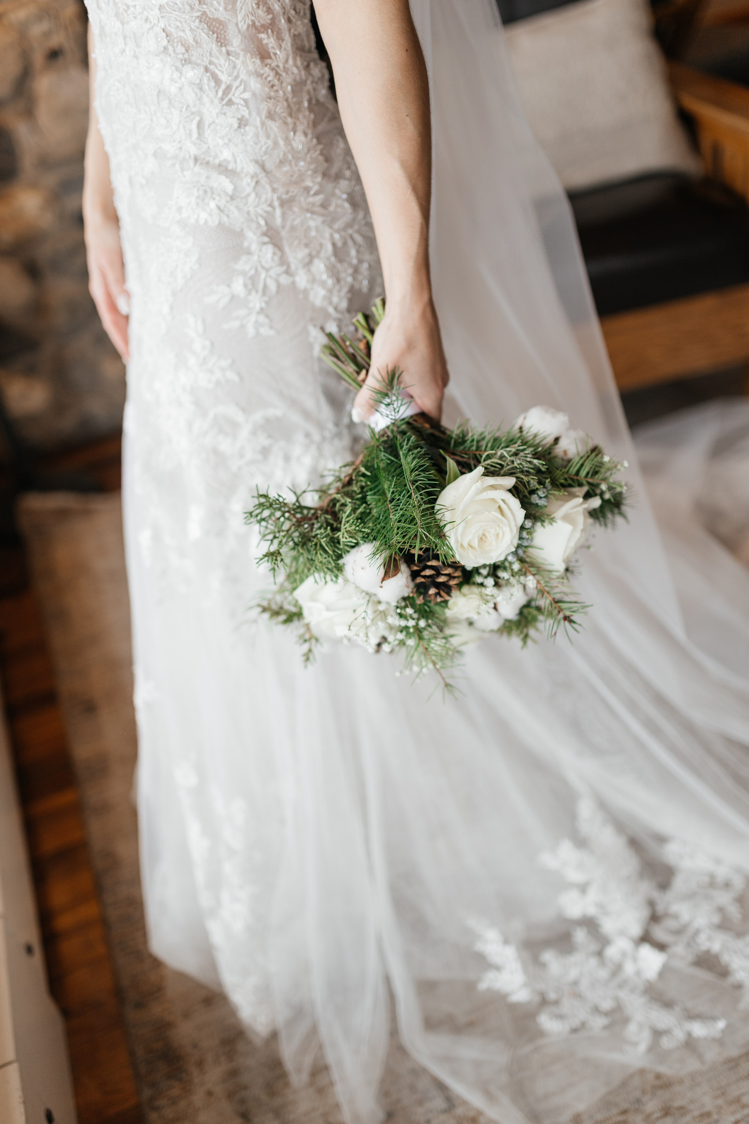 Winter wedding. Emerald lake lodge. Affordable Photographer in Calgary — Tetiana Shuhai