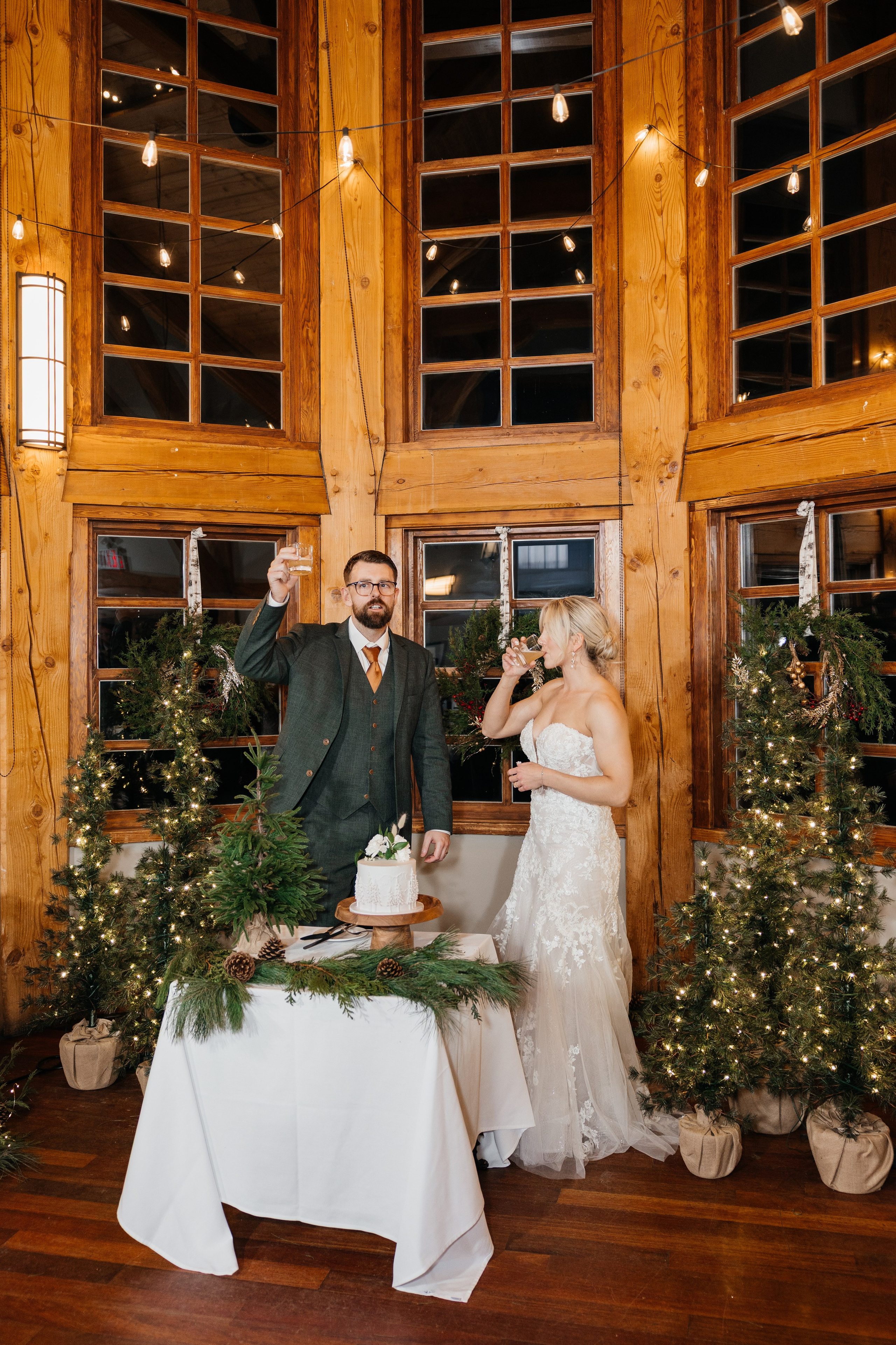 Winter wedding. Emerald lake lodge. Affordable Photographer in Calgary — Tetiana Shuhai