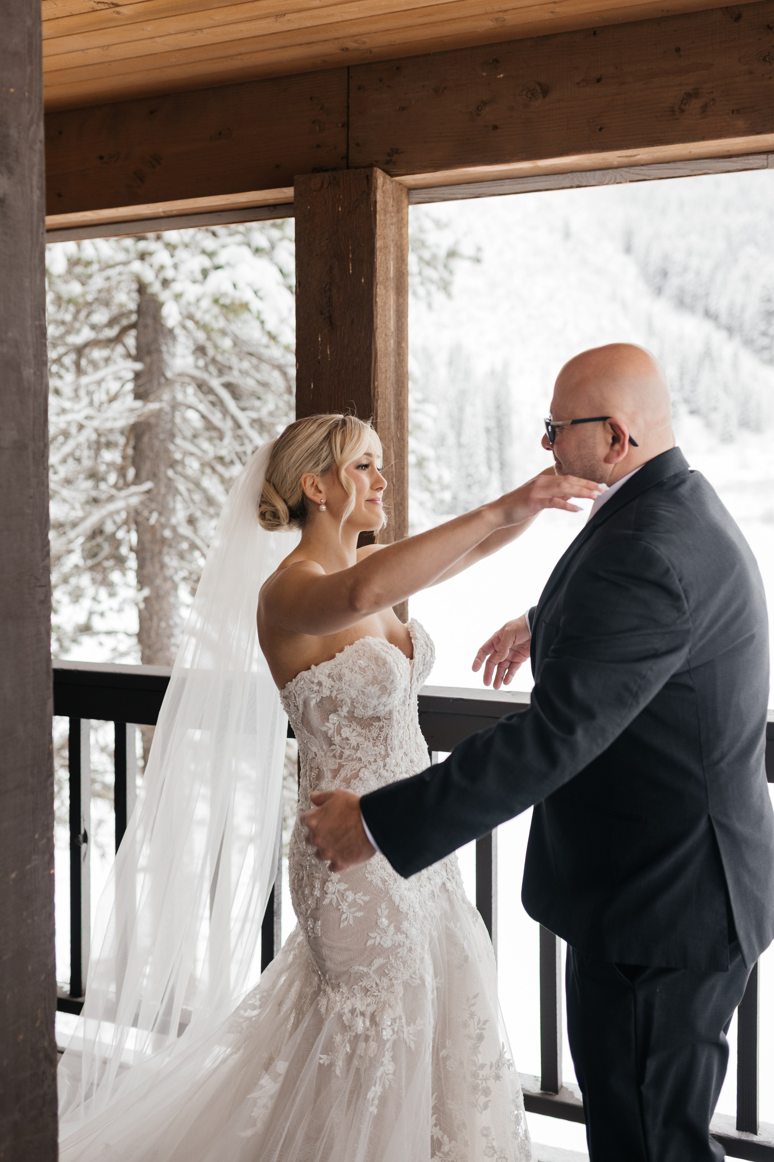 Winter wedding. Emerald lake lodge. Affordable Photographer in Calgary — Tetiana Shuhai