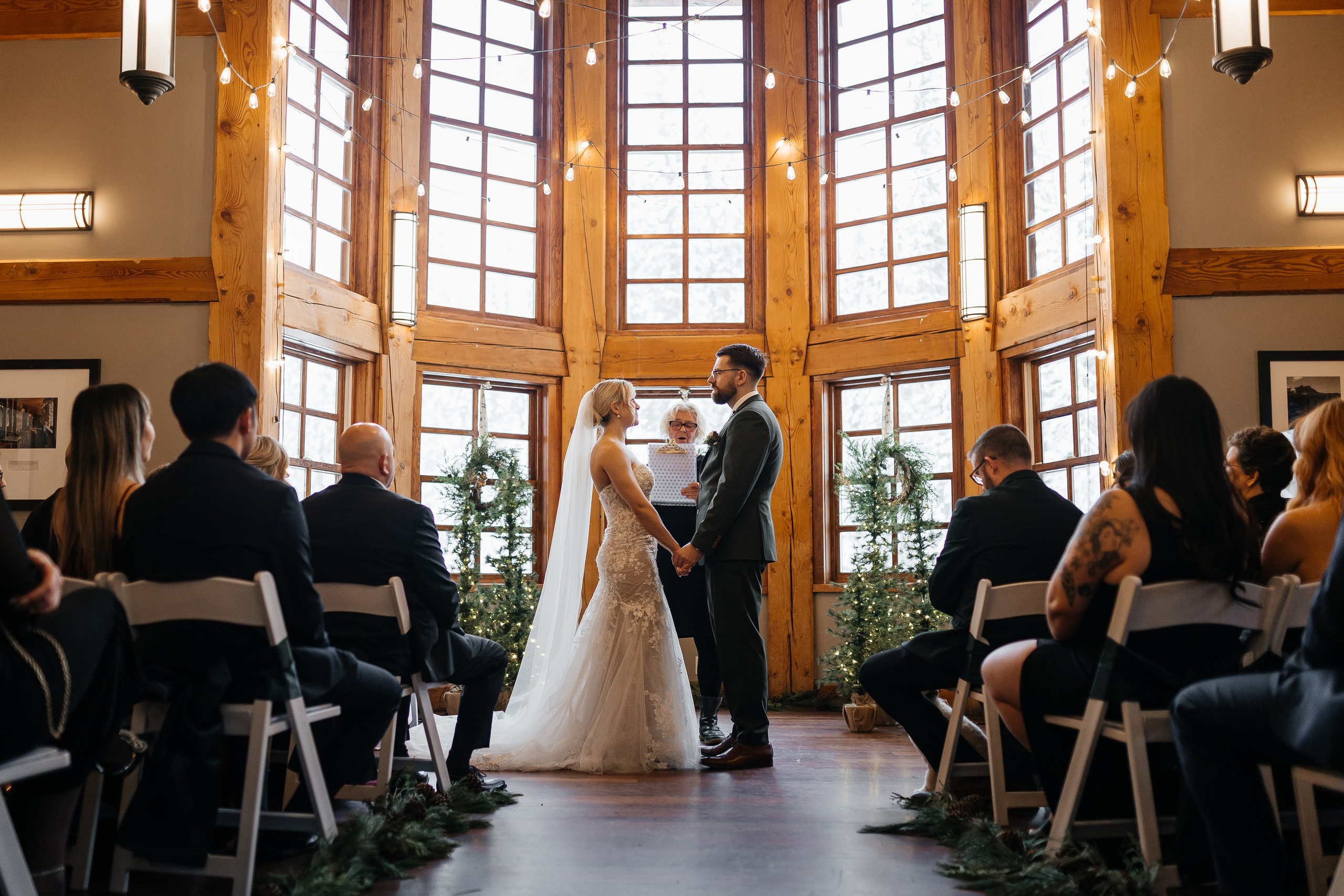 Winter wedding. Emerald lake lodge. Affordable Photographer in Calgary — Tetiana Shuhai