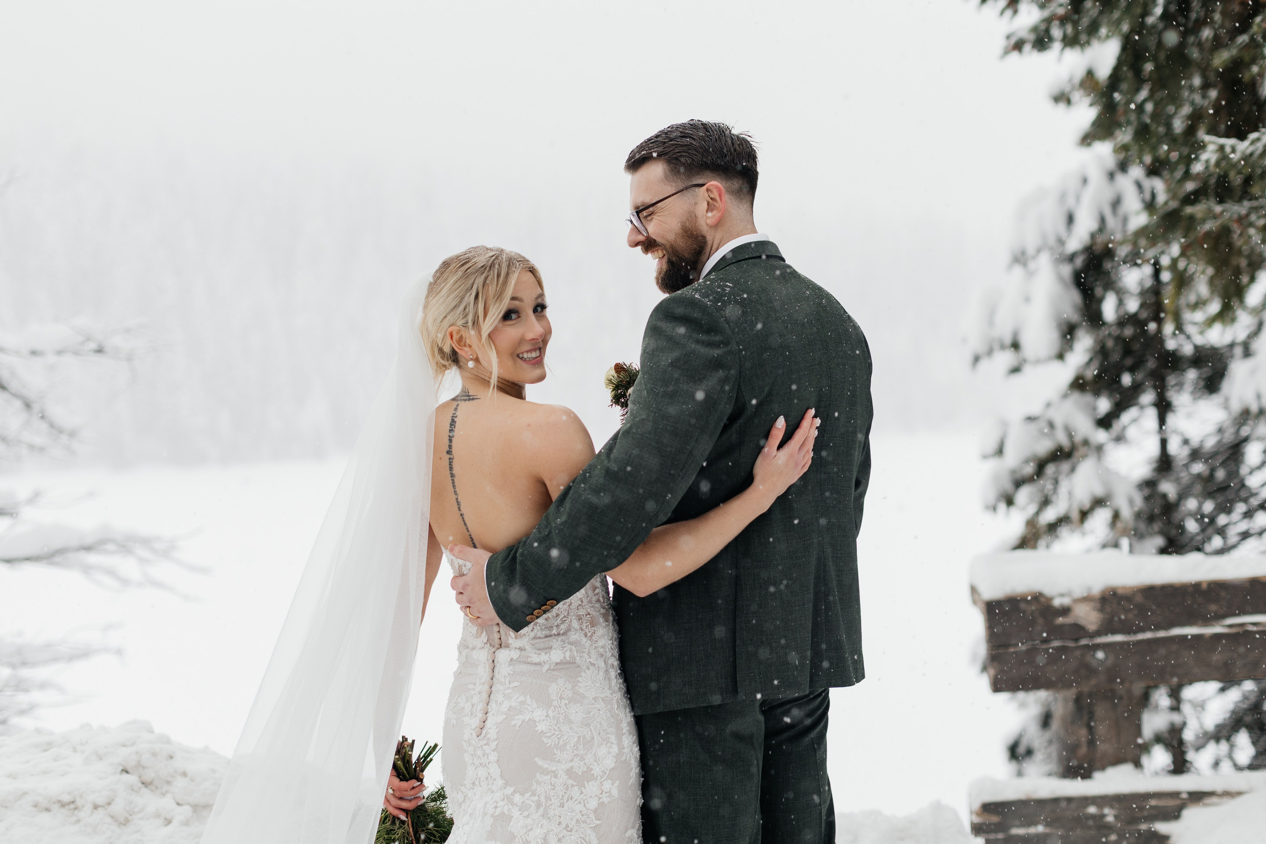 Winter wedding. Emerald lake lodge. Affordable Photographer in Calgary — Tetiana Shuhai