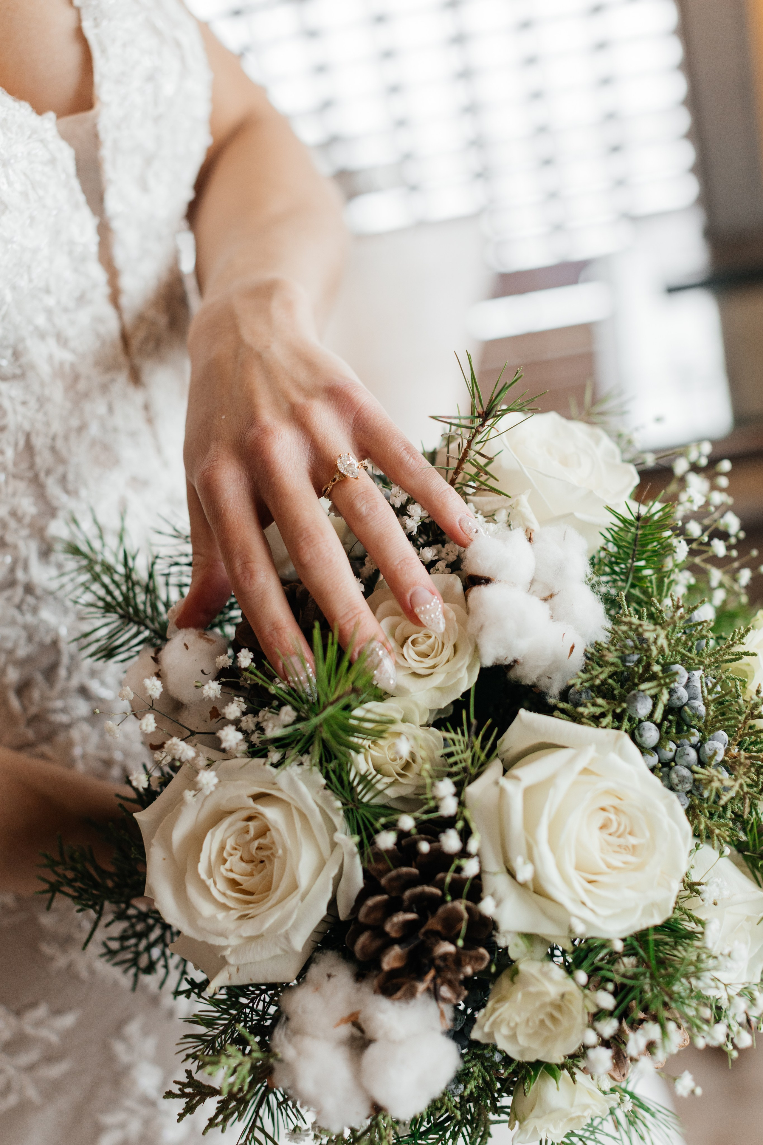 Winter wedding. Emerald lake lodge. Affordable Photographer in Calgary — Tetiana Shuhai