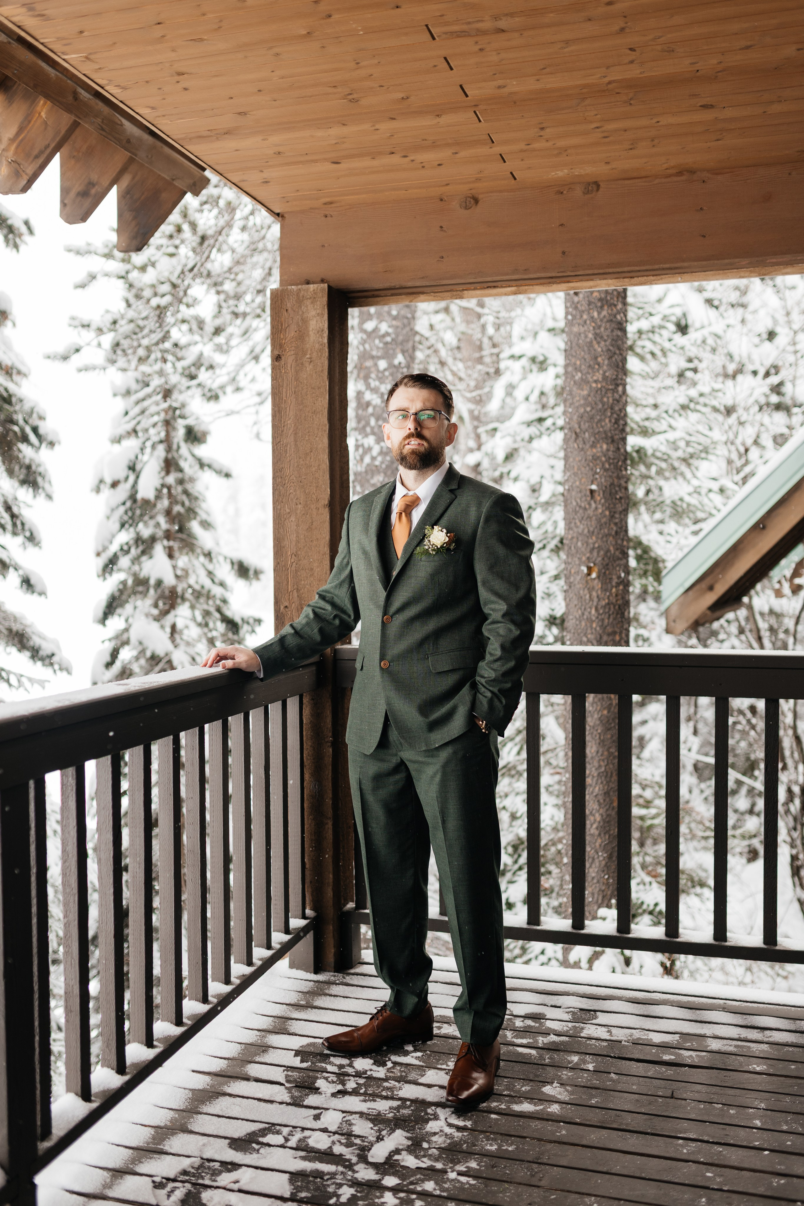 Winter wedding. Emerald lake lodge. Affordable Photographer in Calgary — Tetiana Shuhai