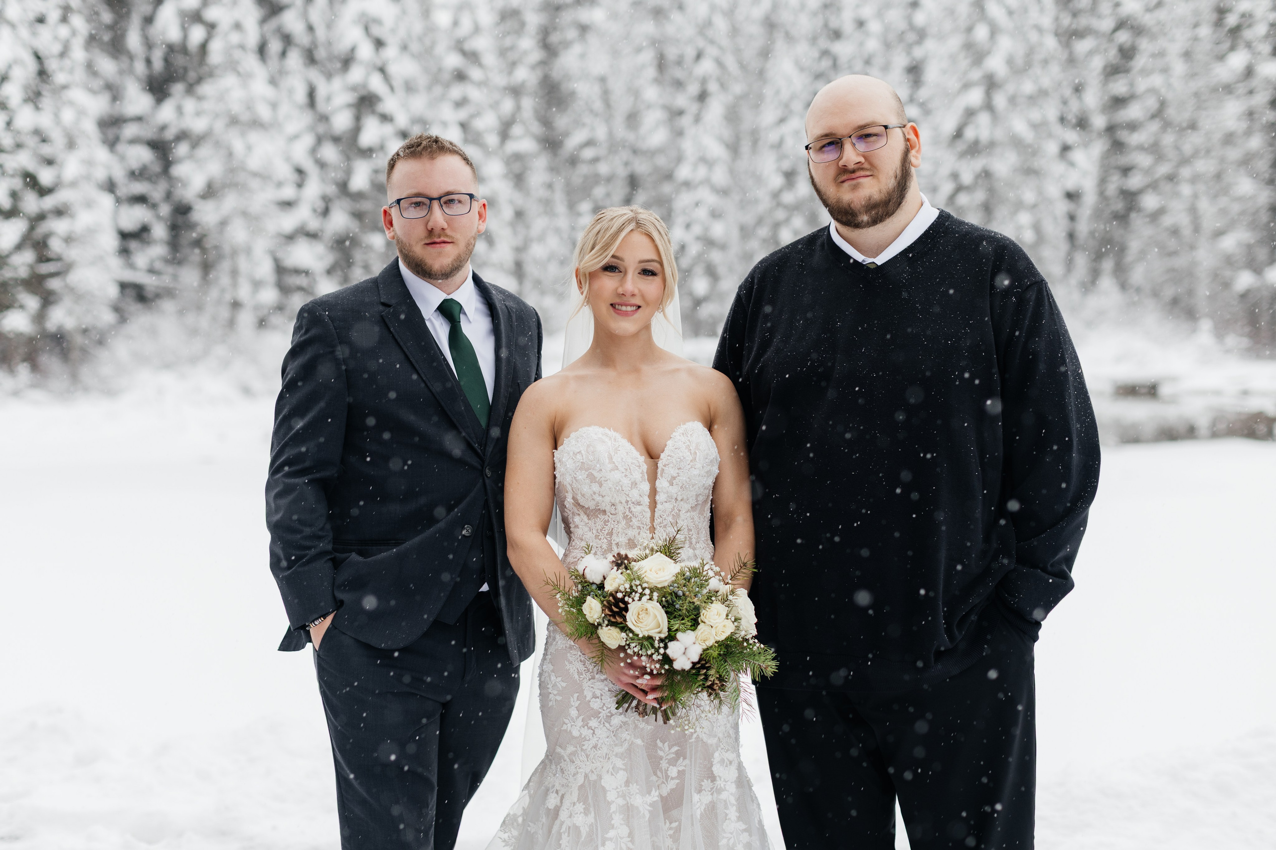 Winter wedding. Emerald lake lodge. Affordable Photographer in Calgary — Tetiana Shuhai