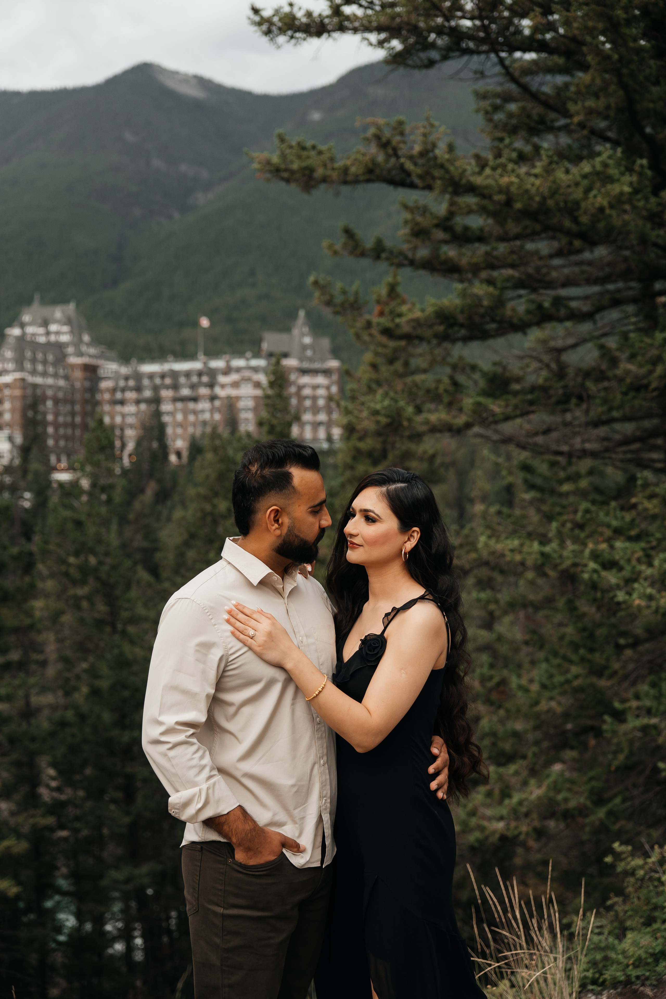 Top 7 Best Photoshoot Locations in Banff and Canmore for Families, Engagements, and Weddings