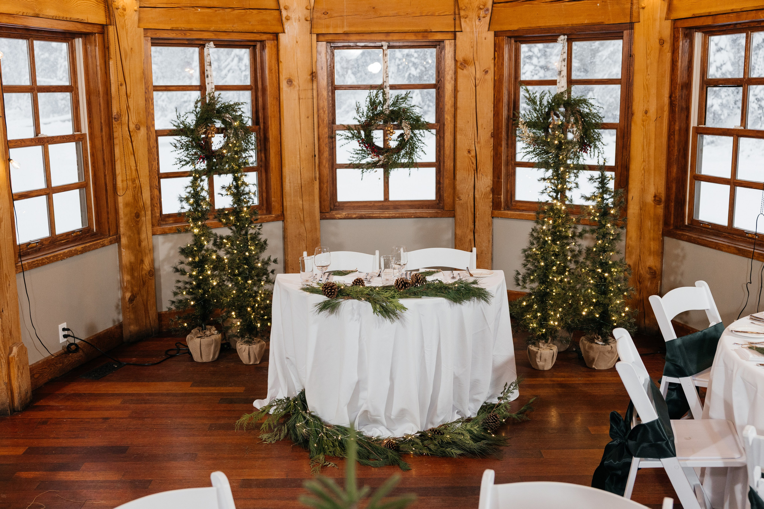Winter wedding. Emerald lake lodge. Affordable Photographer in Calgary — Tetiana Shuhai