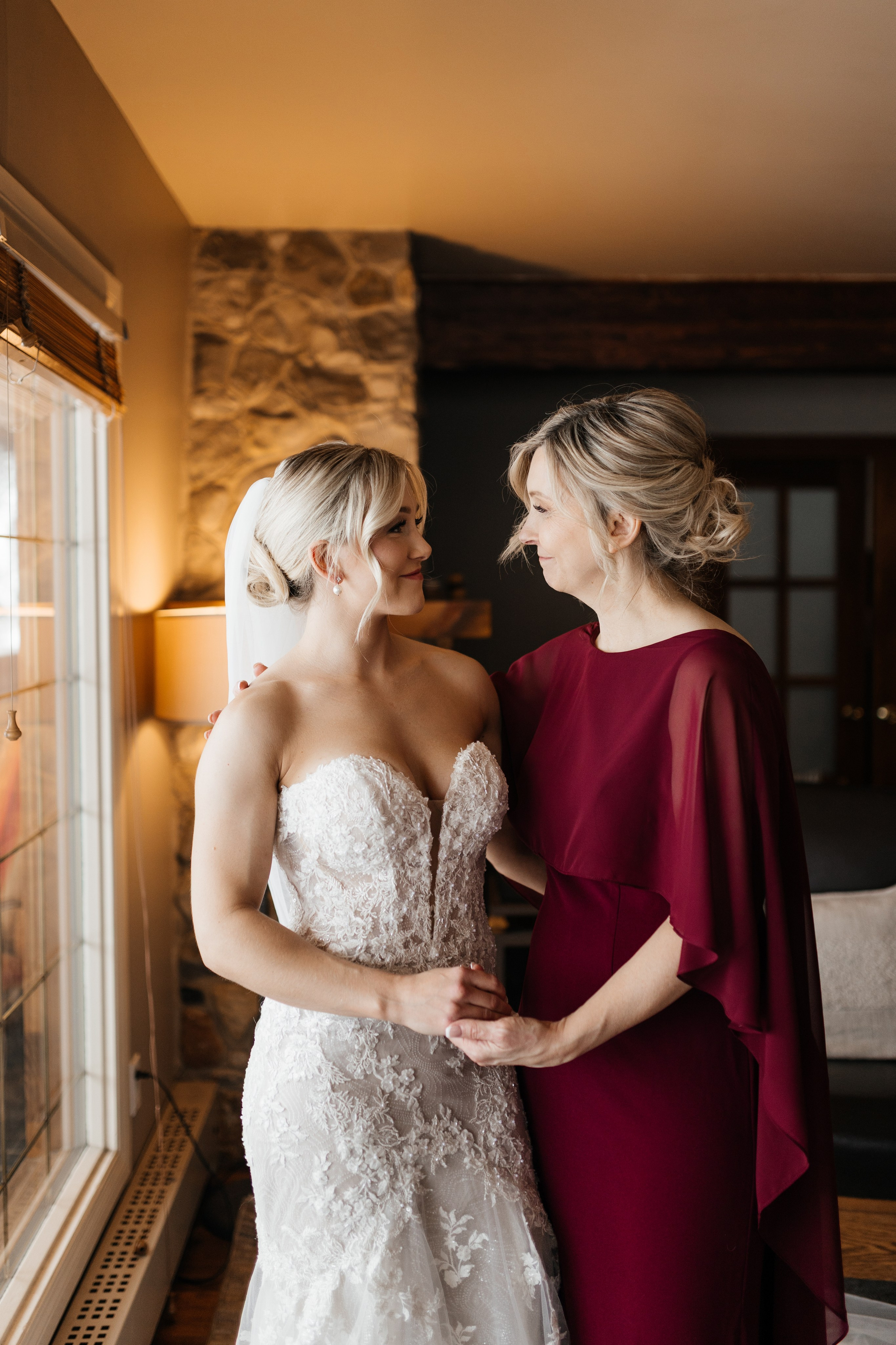 Winter wedding. Emerald lake lodge. Affordable Photographer in Calgary — Tetiana Shuhai