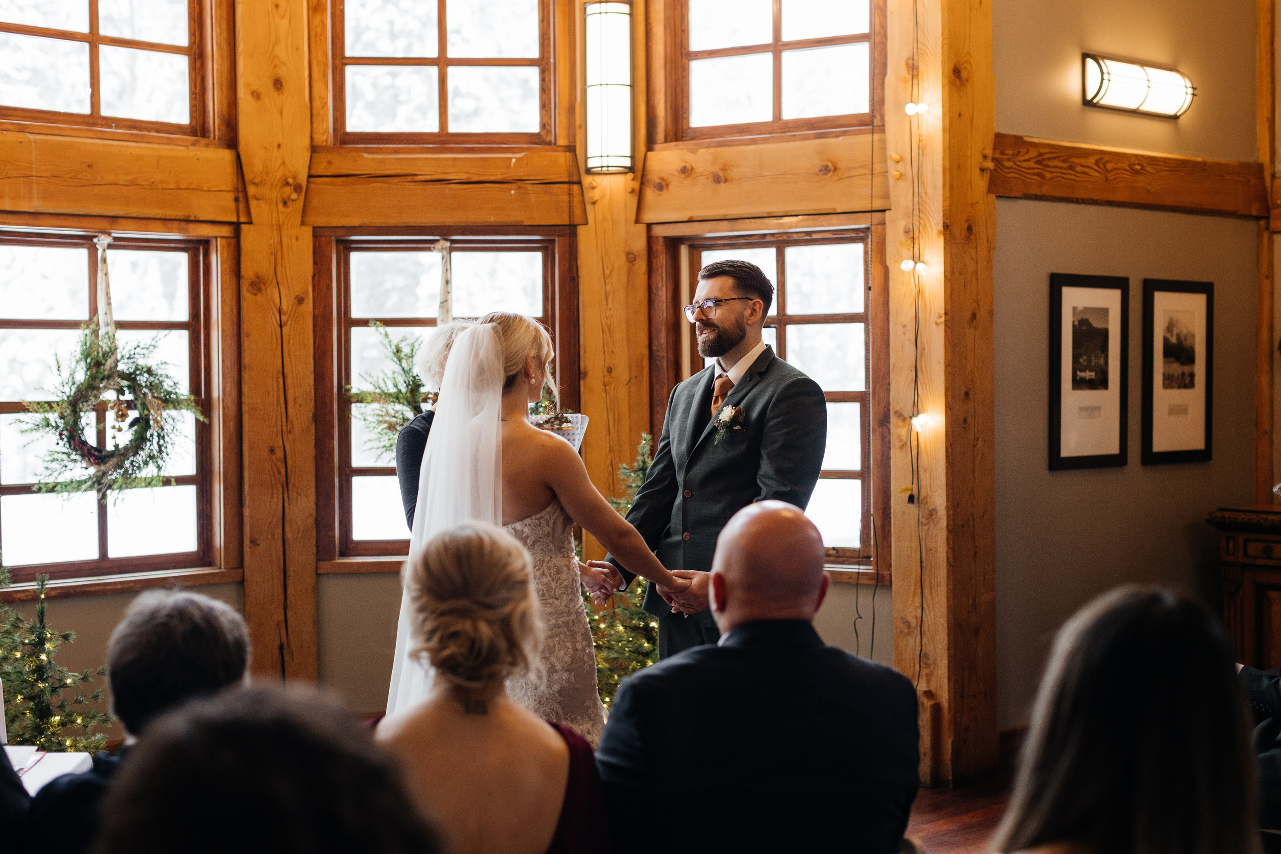 Winter wedding. Emerald lake lodge. Affordable Photographer in Calgary — Tetiana Shuhai