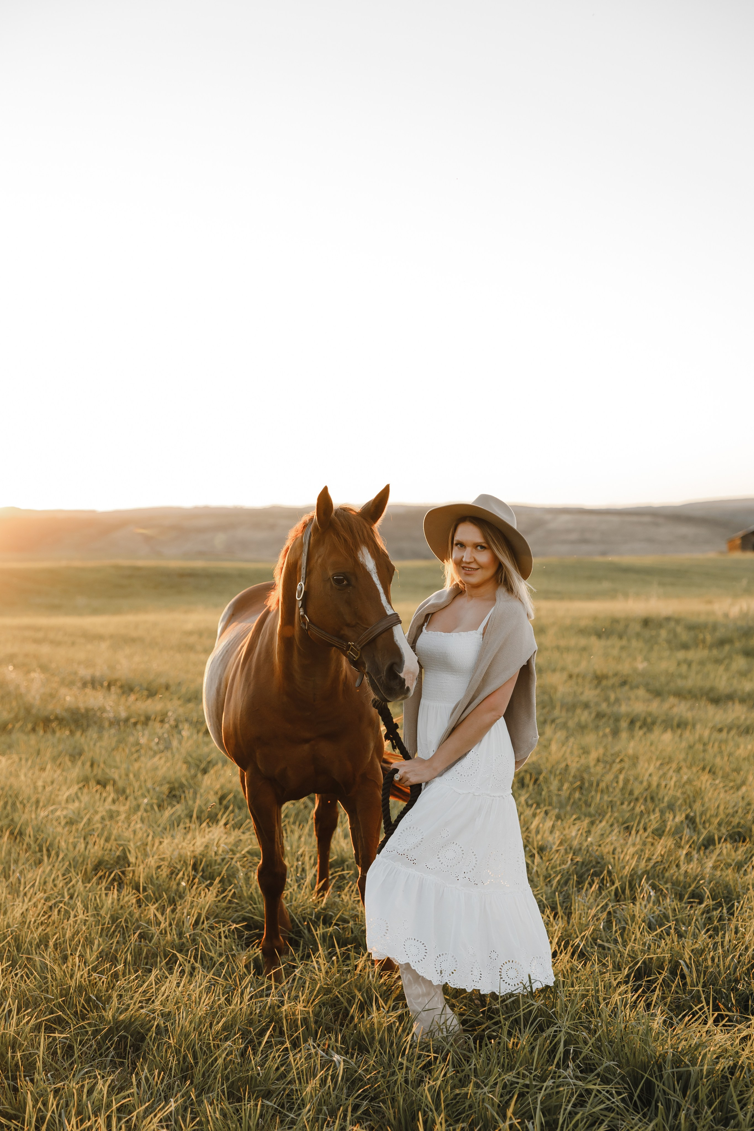 Maria. Sunset photoshoot with hourse